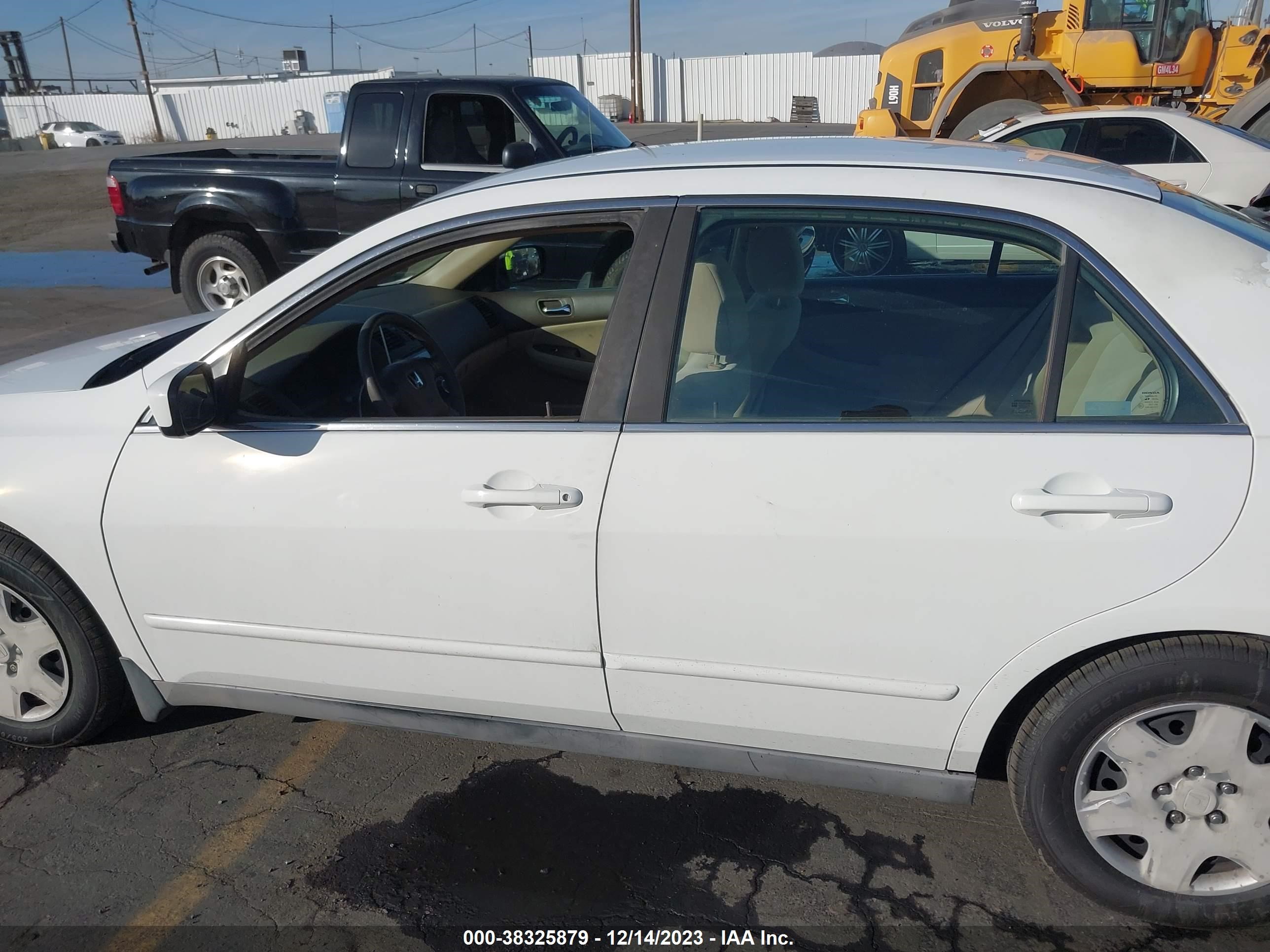 Photo 13 VIN: 1HGCM56405A147348 - HONDA ACCORD 