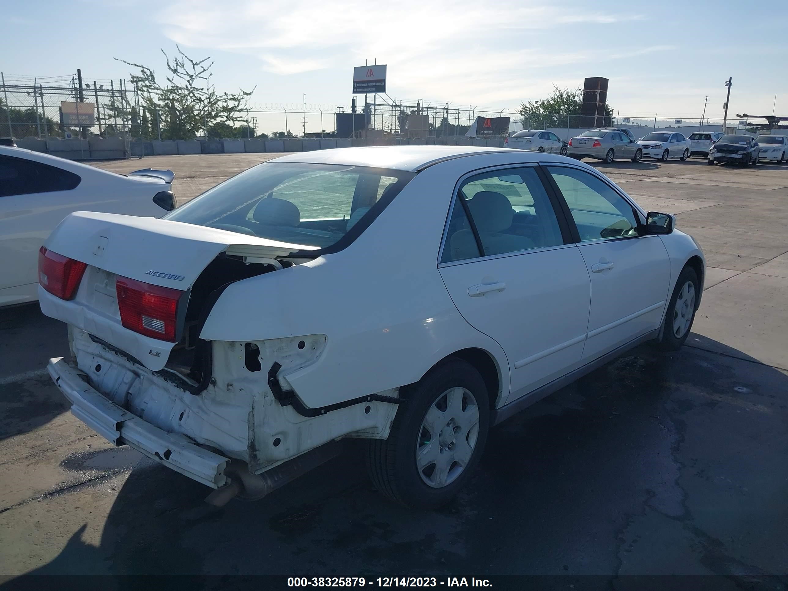 Photo 3 VIN: 1HGCM56405A147348 - HONDA ACCORD 