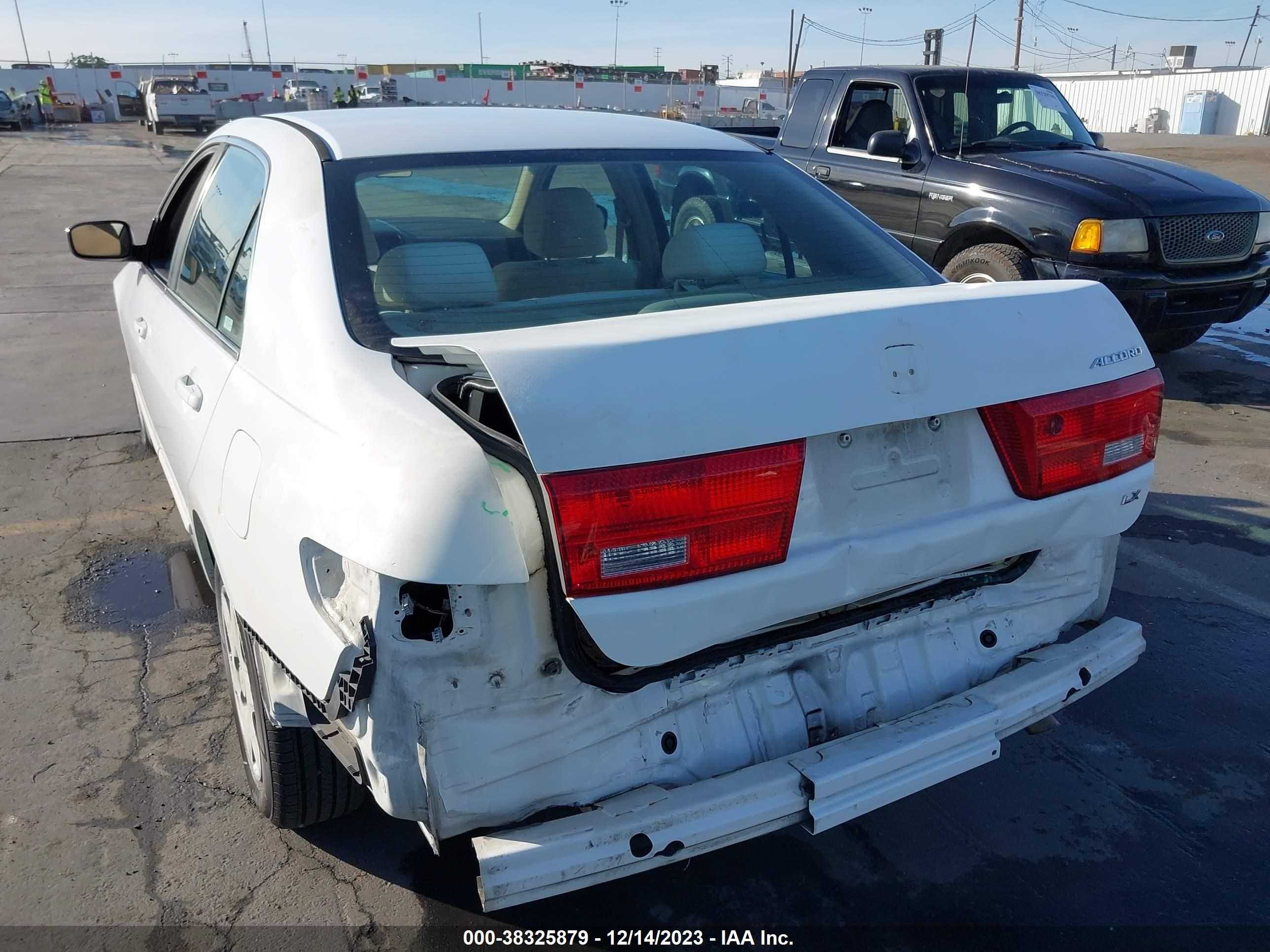 Photo 5 VIN: 1HGCM56405A147348 - HONDA ACCORD 