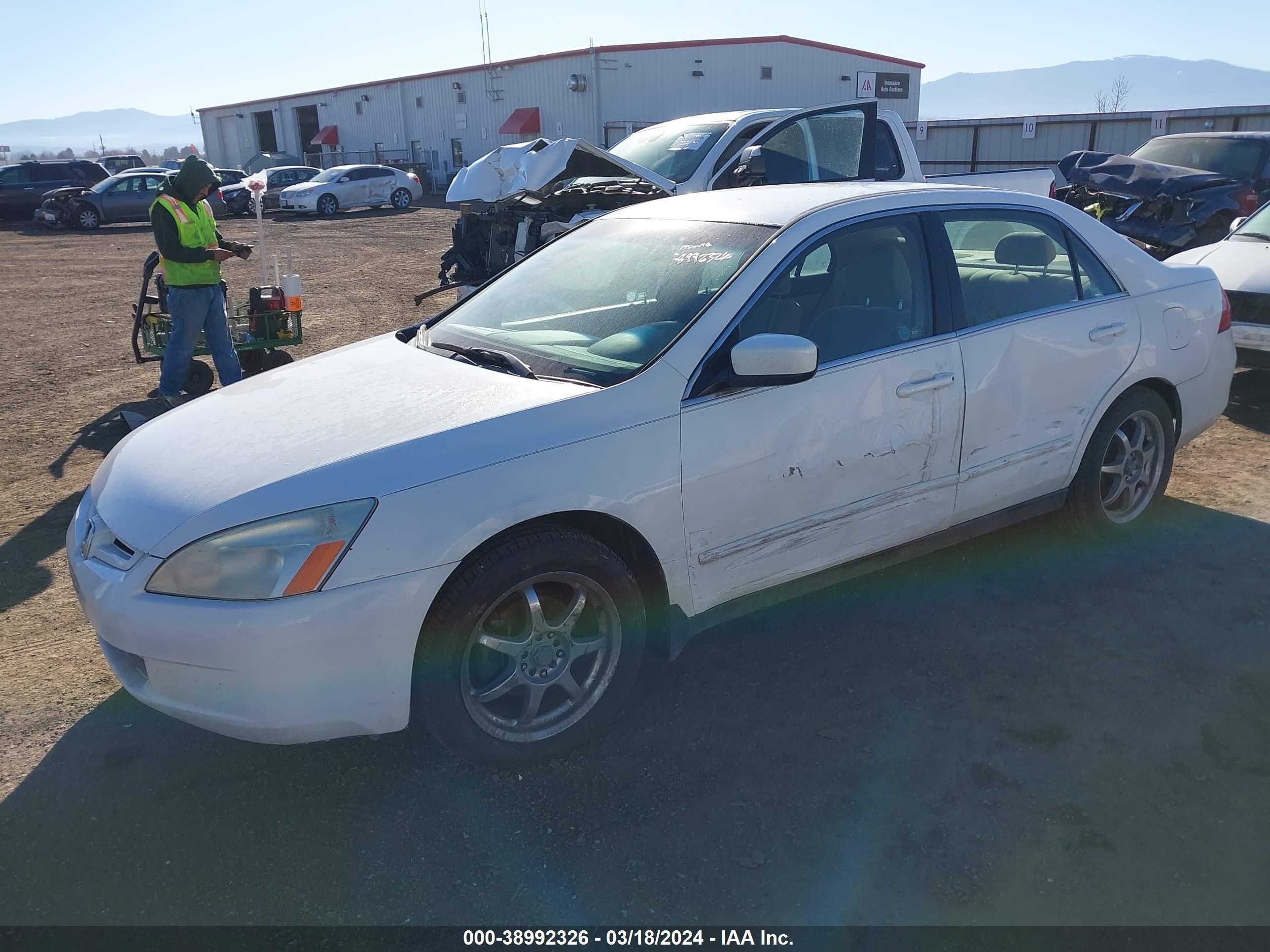 Photo 1 VIN: 1HGCM56406A177483 - HONDA ACCORD 