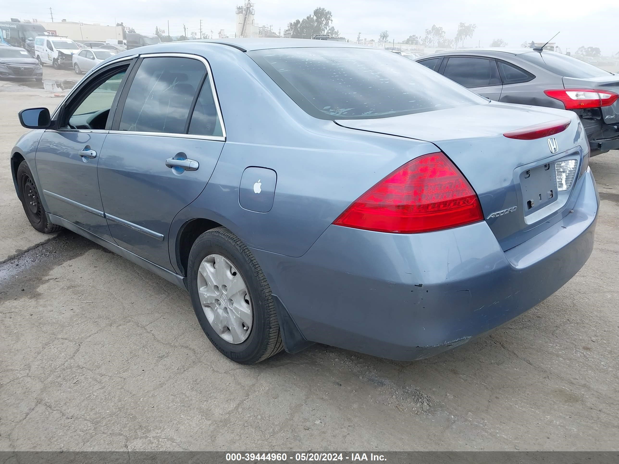 Photo 2 VIN: 1HGCM56407A036723 - HONDA ACCORD 