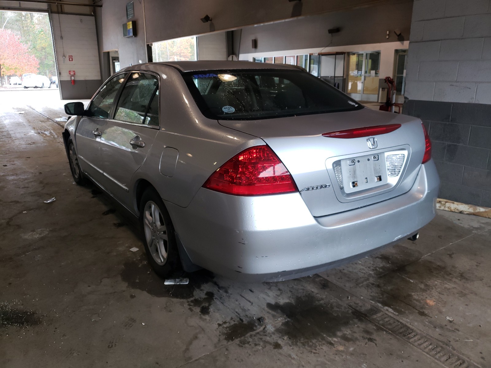 Photo 2 VIN: 1HGCM56407A108181 - HONDA ACCORD LX 