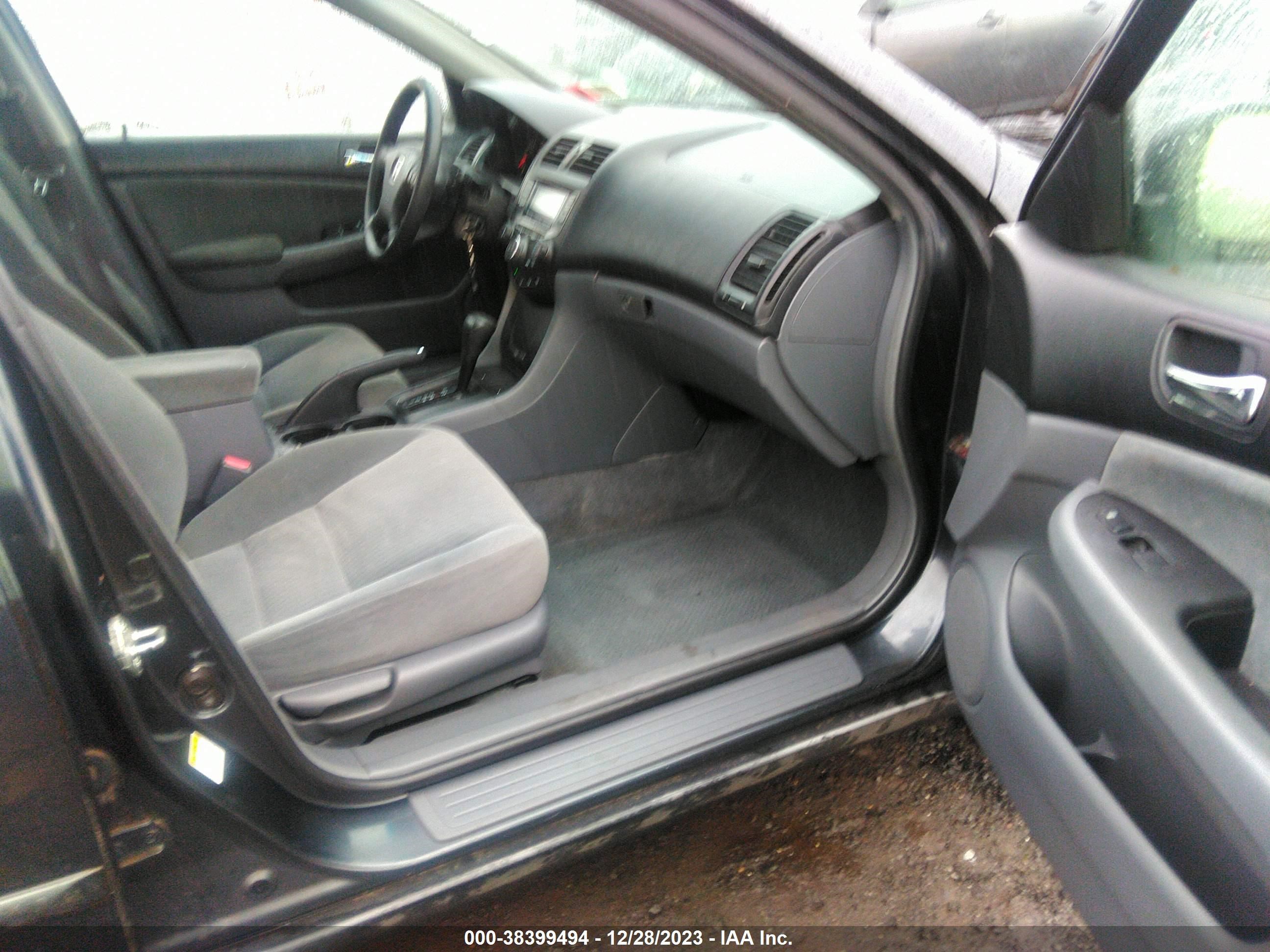 Photo 4 VIN: 1HGCM56415A161775 - HONDA ACCORD 