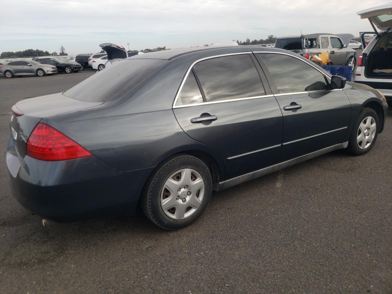 Photo 2 VIN: 1HGCM56417A221198 - HONDA ACCORD 