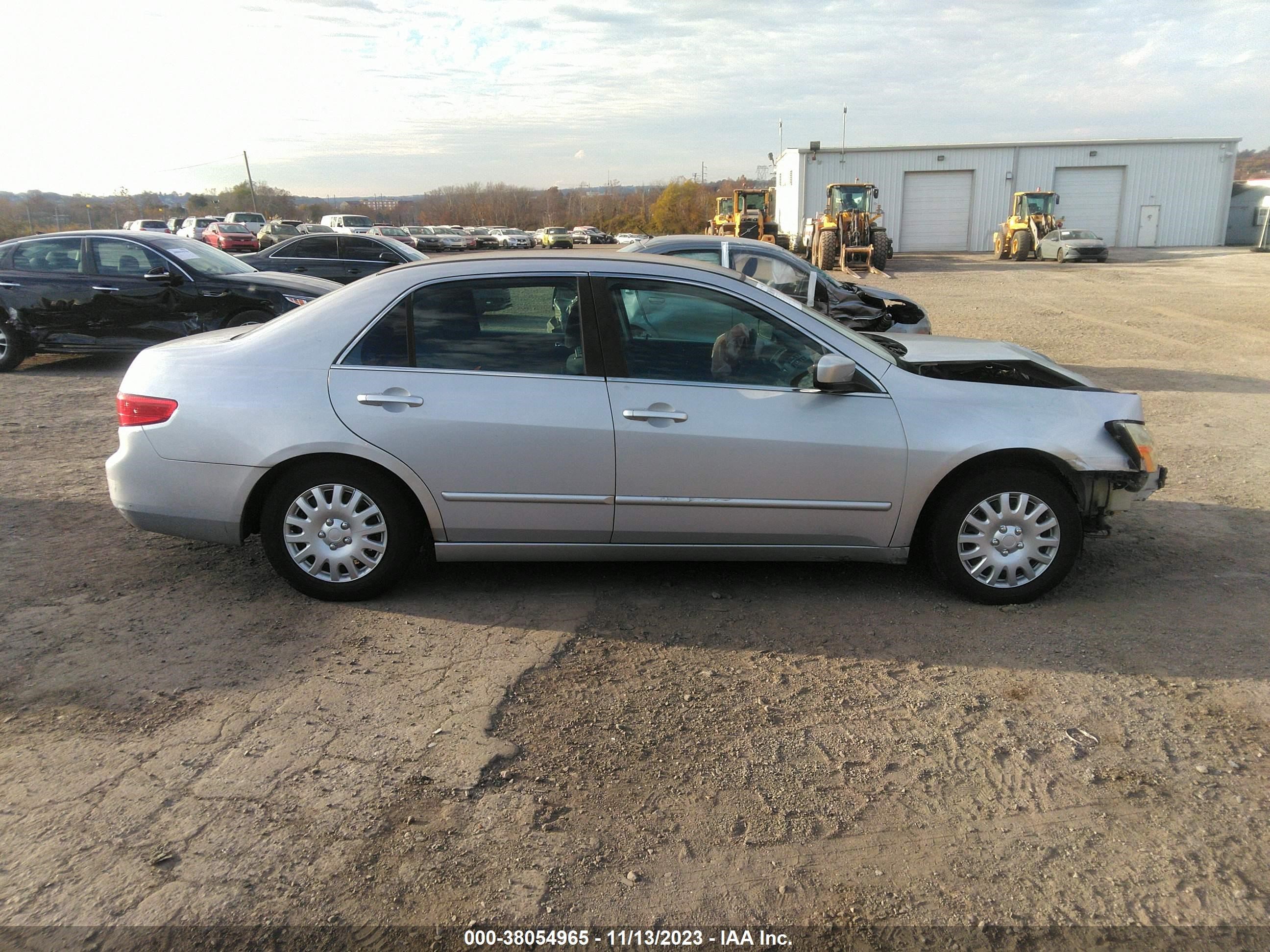 Photo 13 VIN: 1HGCM56425A123343 - HONDA ACCORD 