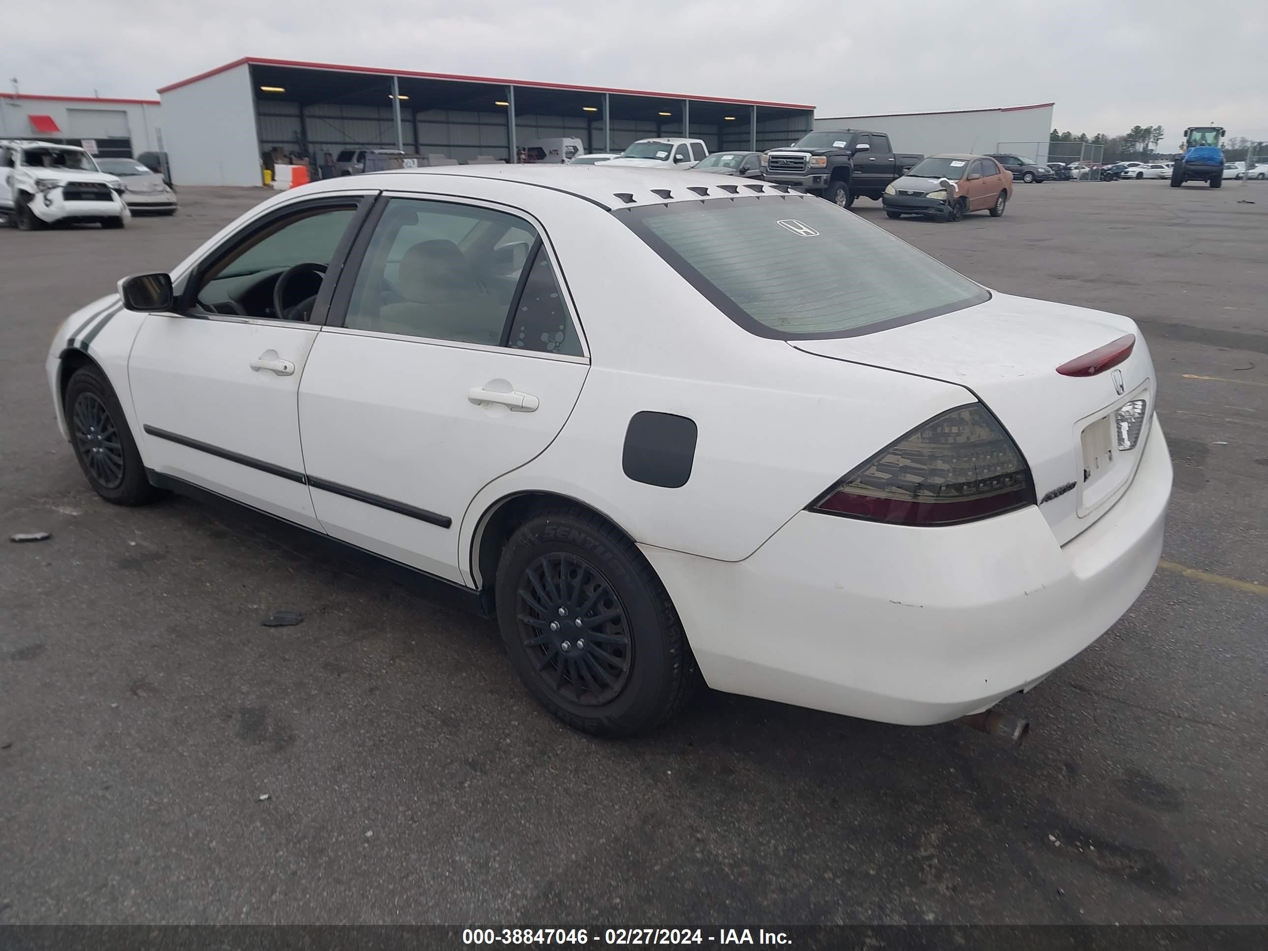 Photo 2 VIN: 1HGCM56426A045650 - HONDA ACCORD 