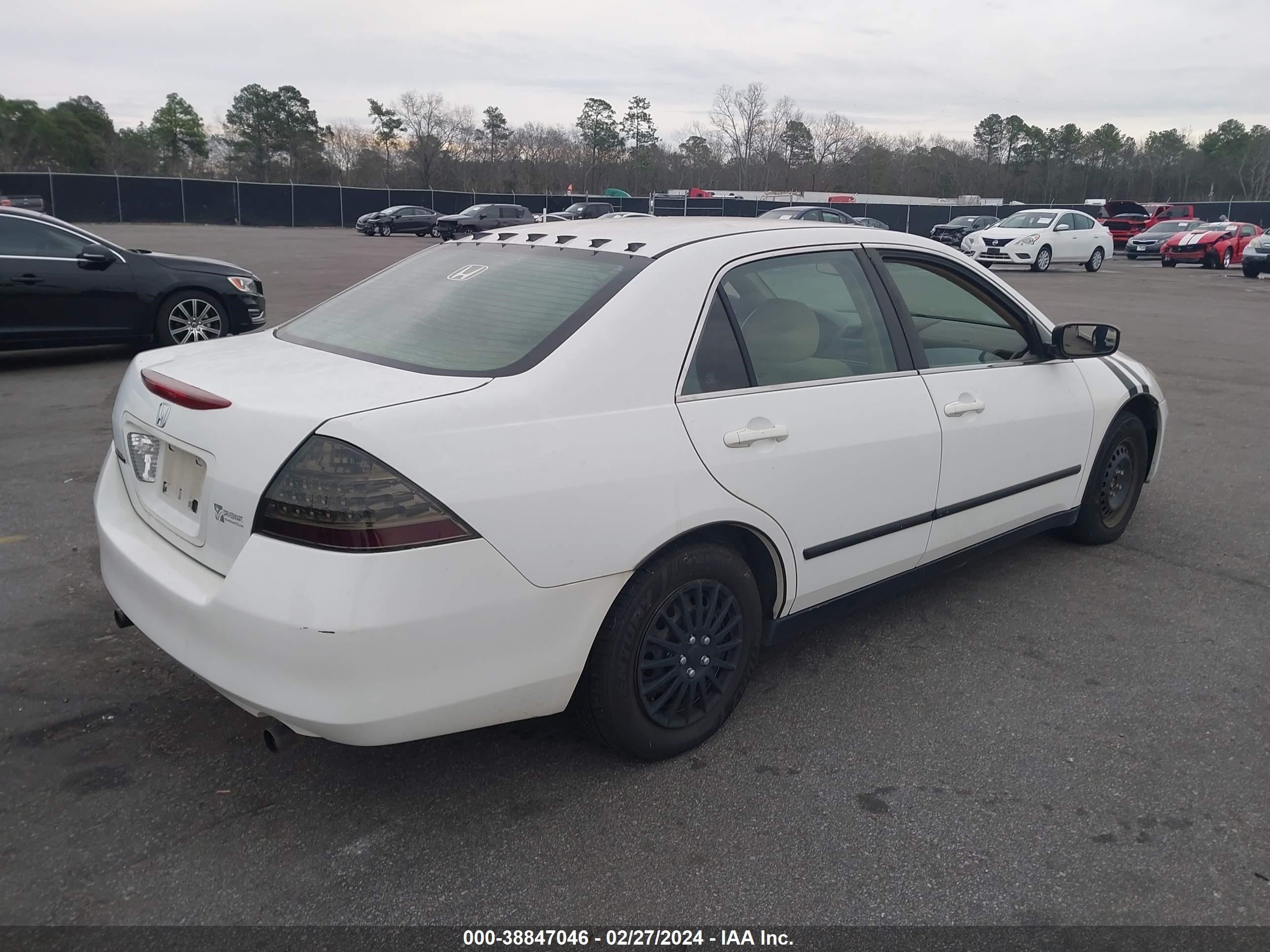 Photo 3 VIN: 1HGCM56426A045650 - HONDA ACCORD 