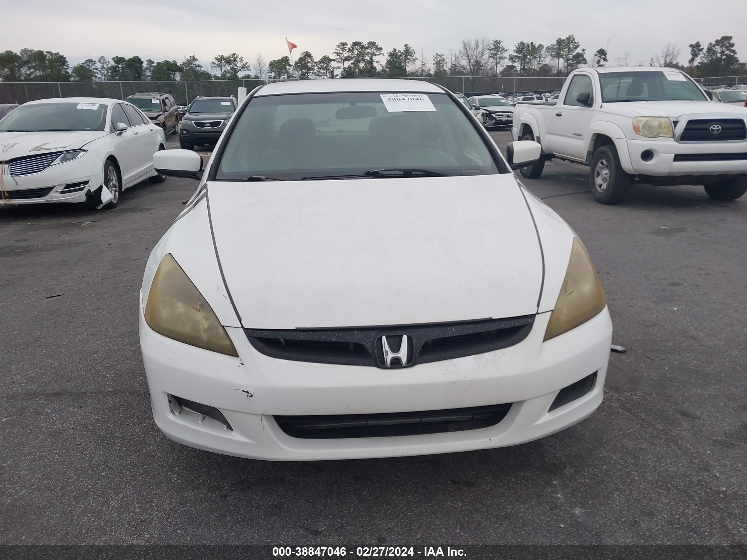 Photo 5 VIN: 1HGCM56426A045650 - HONDA ACCORD 