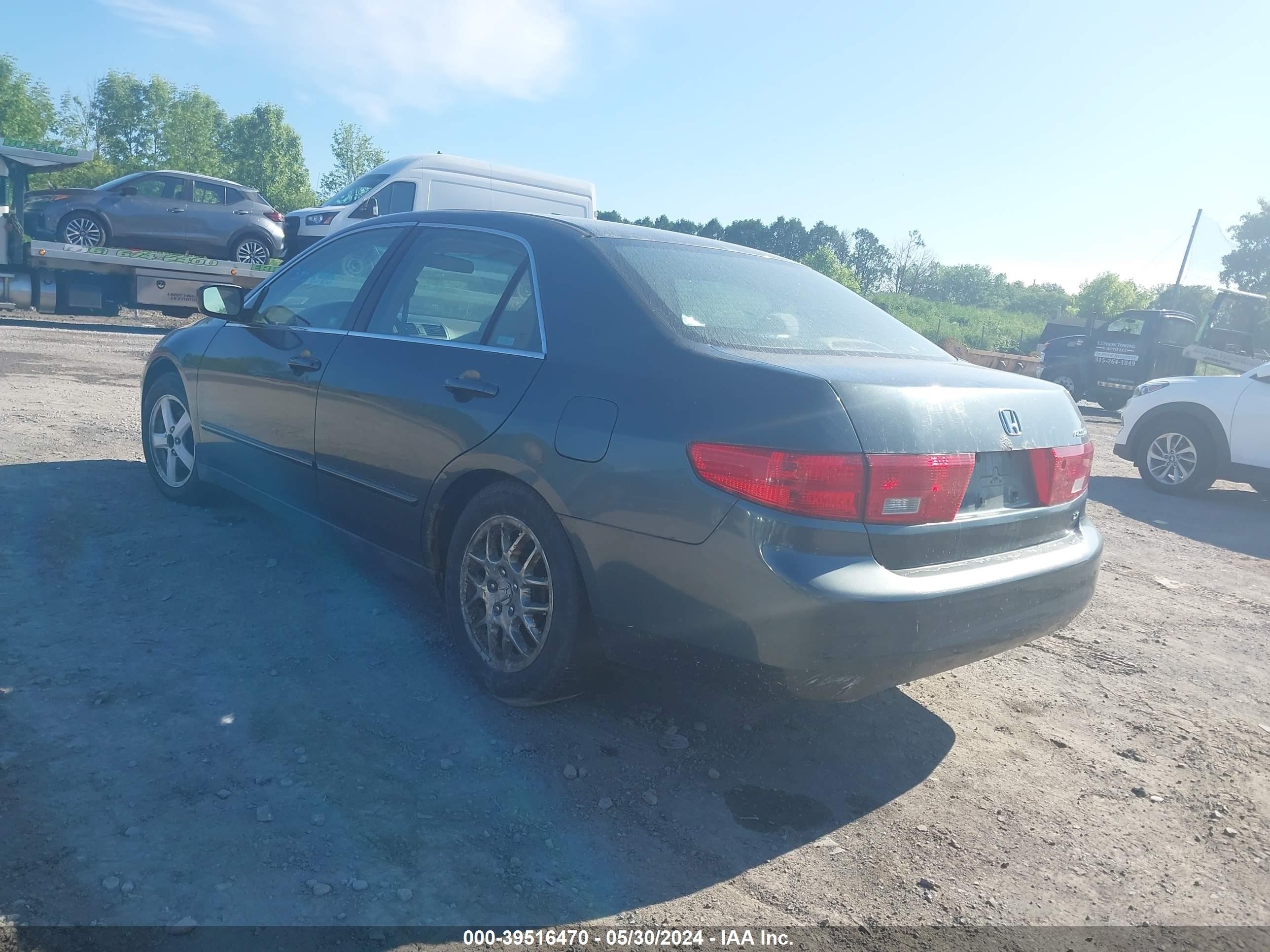 Photo 2 VIN: 1HGCM56435A009738 - HONDA ACCORD 