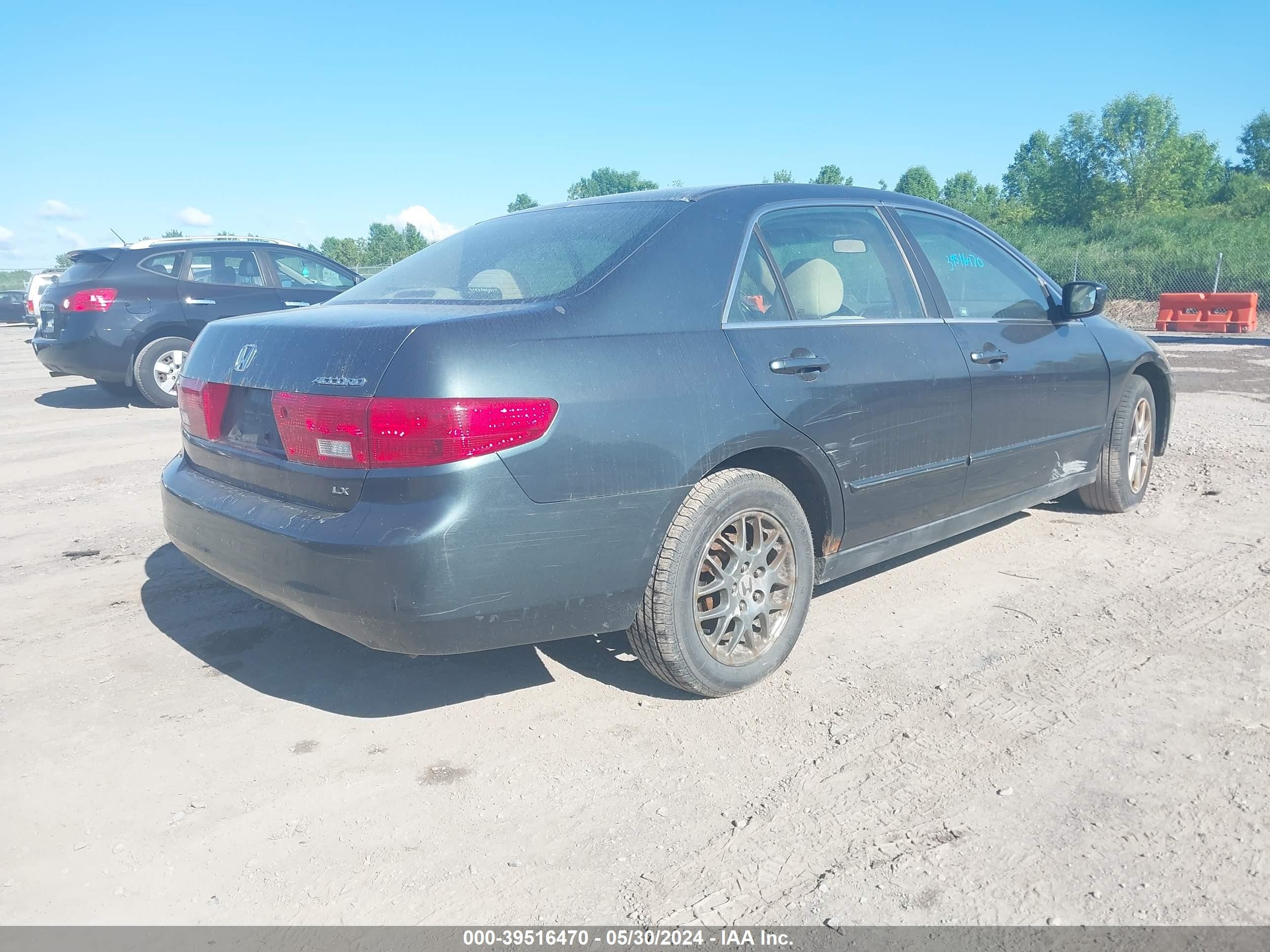 Photo 3 VIN: 1HGCM56435A009738 - HONDA ACCORD 