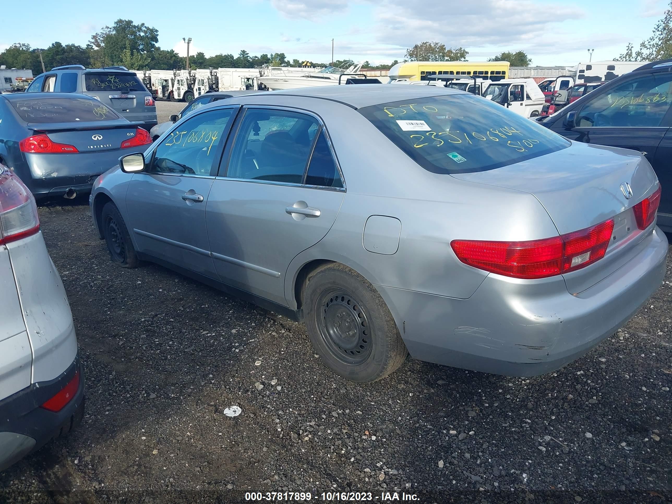 Photo 2 VIN: 1HGCM56435A019167 - HONDA ACCORD 