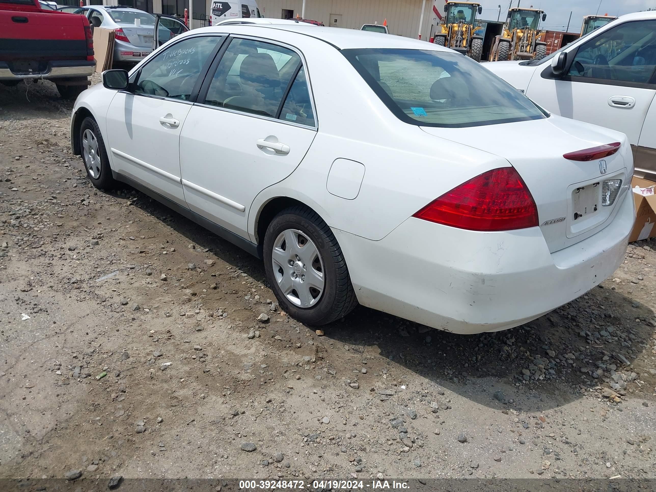 Photo 2 VIN: 1HGCM56437A019298 - HONDA ACCORD 