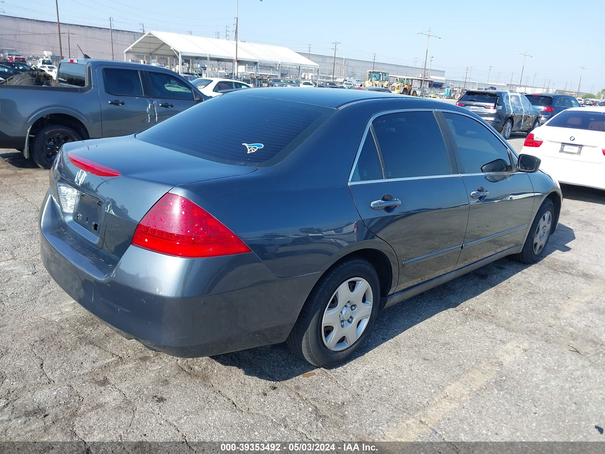 Photo 3 VIN: 1HGCM56446A179818 - HONDA ACCORD 