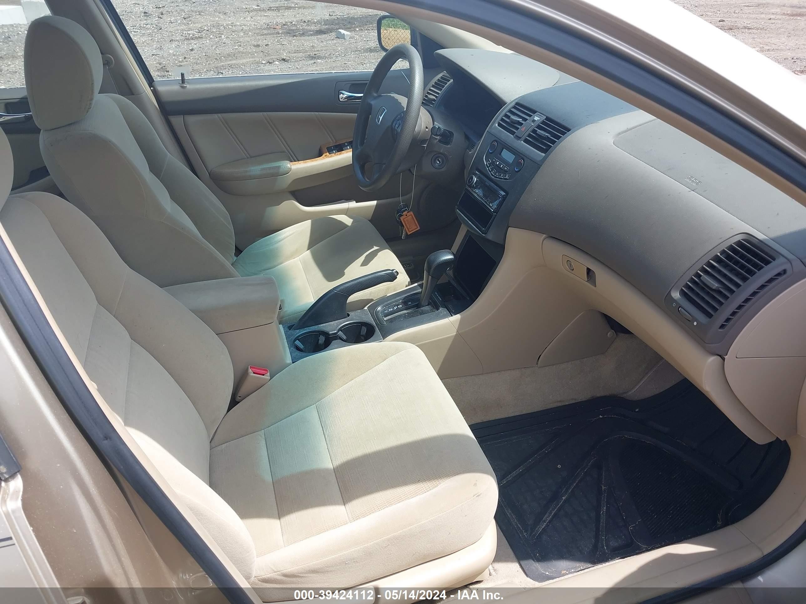 Photo 4 VIN: 1HGCM56447A060765 - HONDA ACCORD 