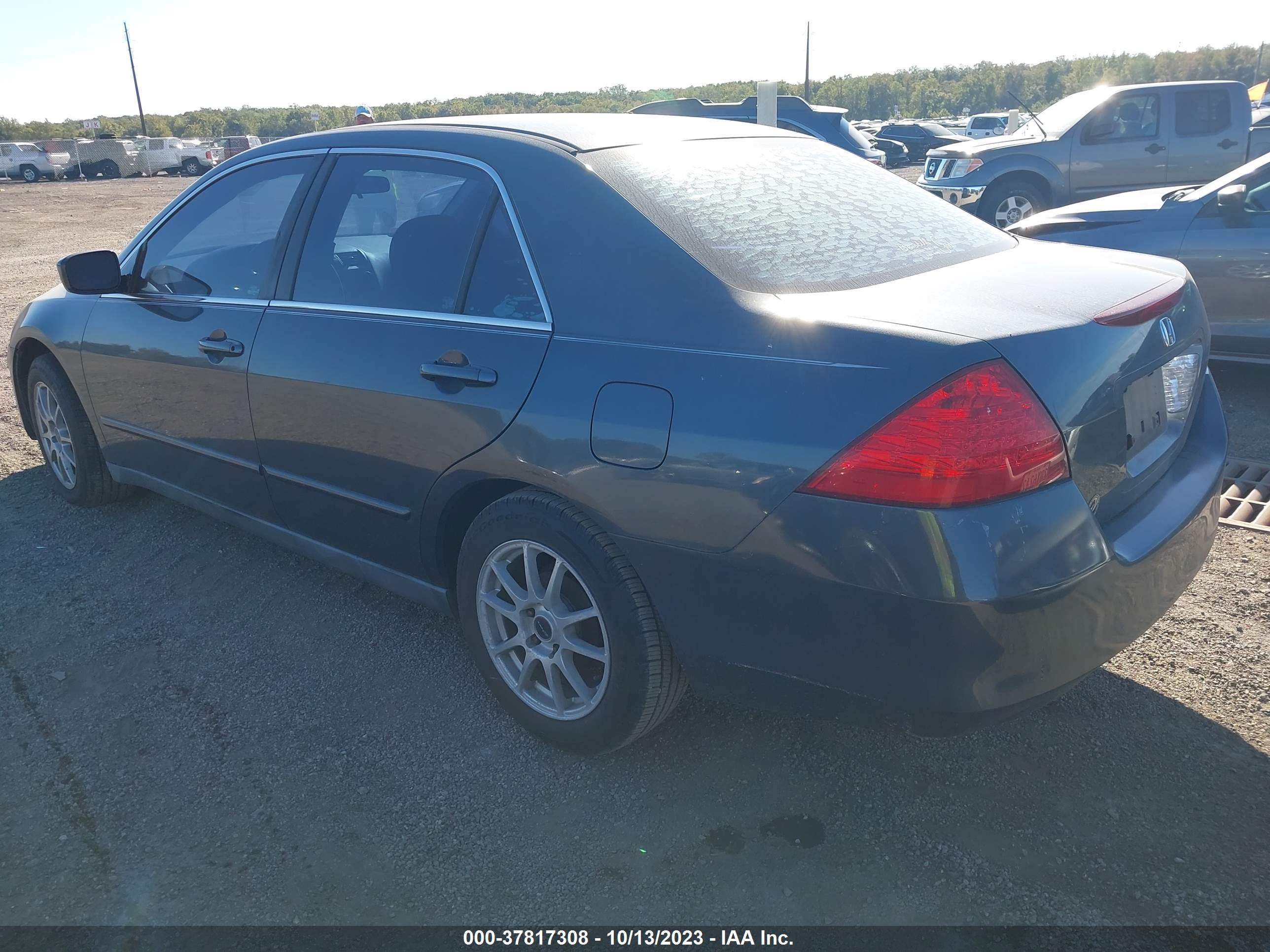 Photo 2 VIN: 1HGCM56447A093748 - HONDA ACCORD 