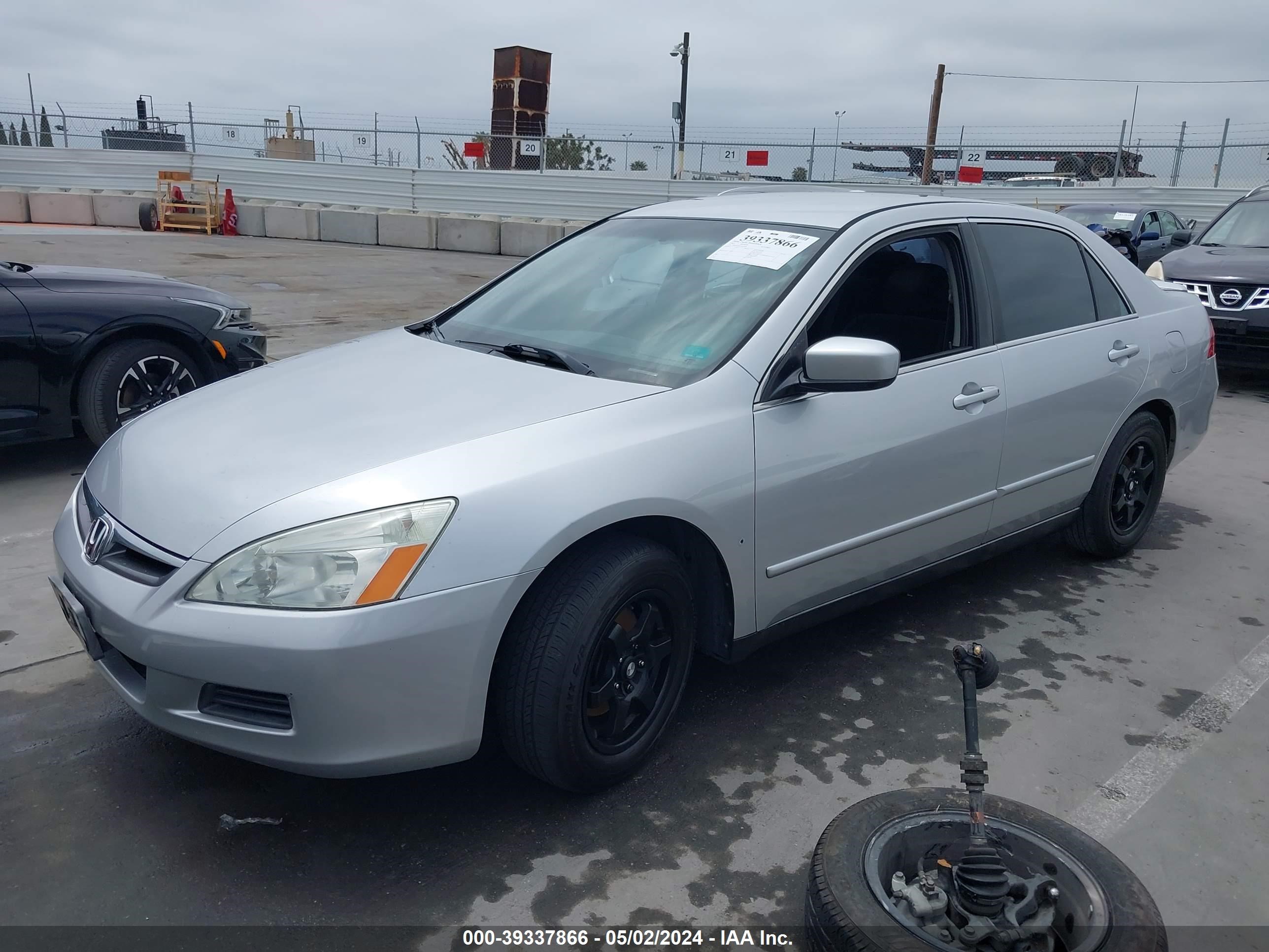 Photo 1 VIN: 1HGCM56447A100004 - HONDA ACCORD 