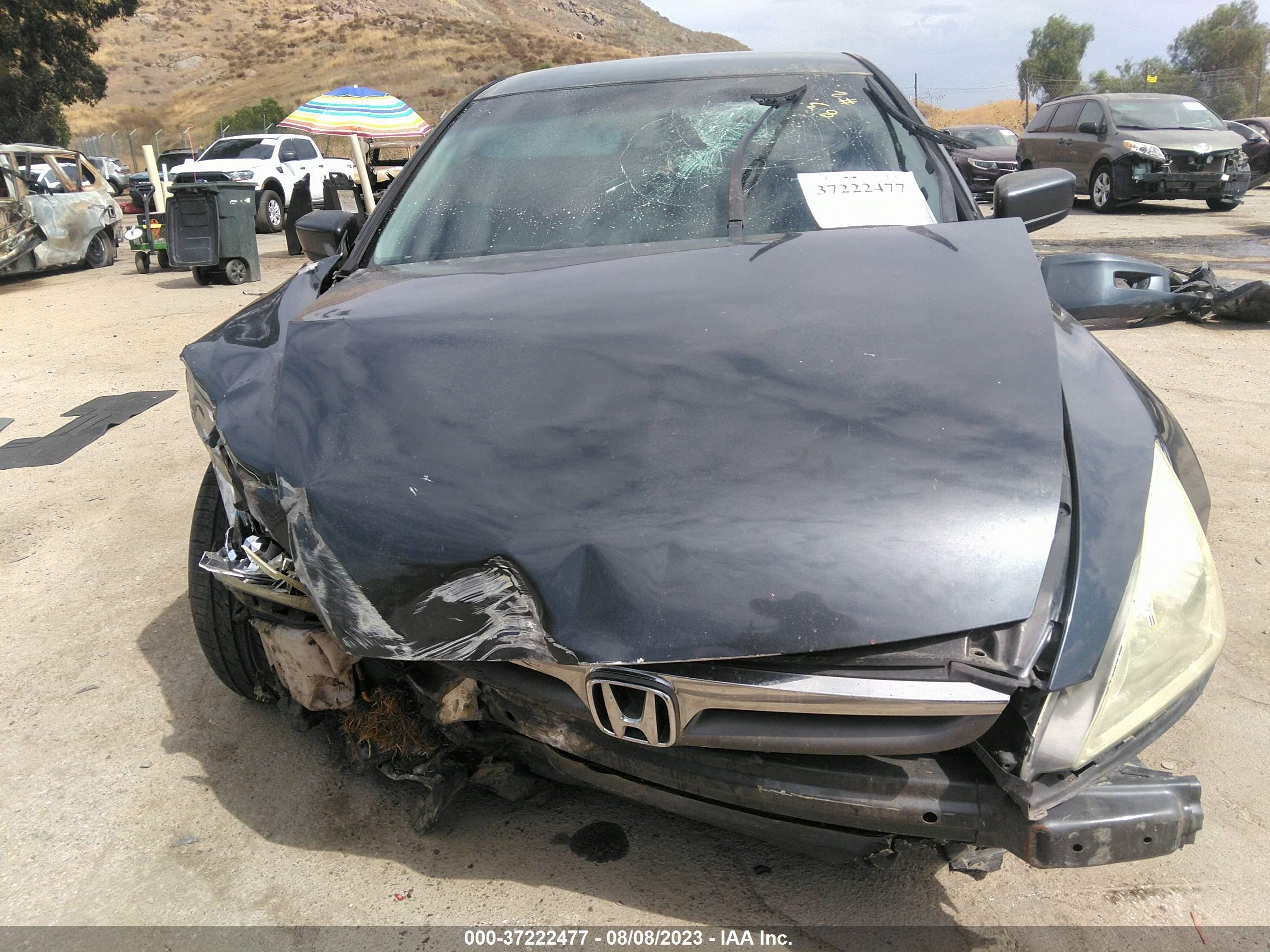 Photo 11 VIN: 1HGCM56447A122827 - HONDA ACCORD 