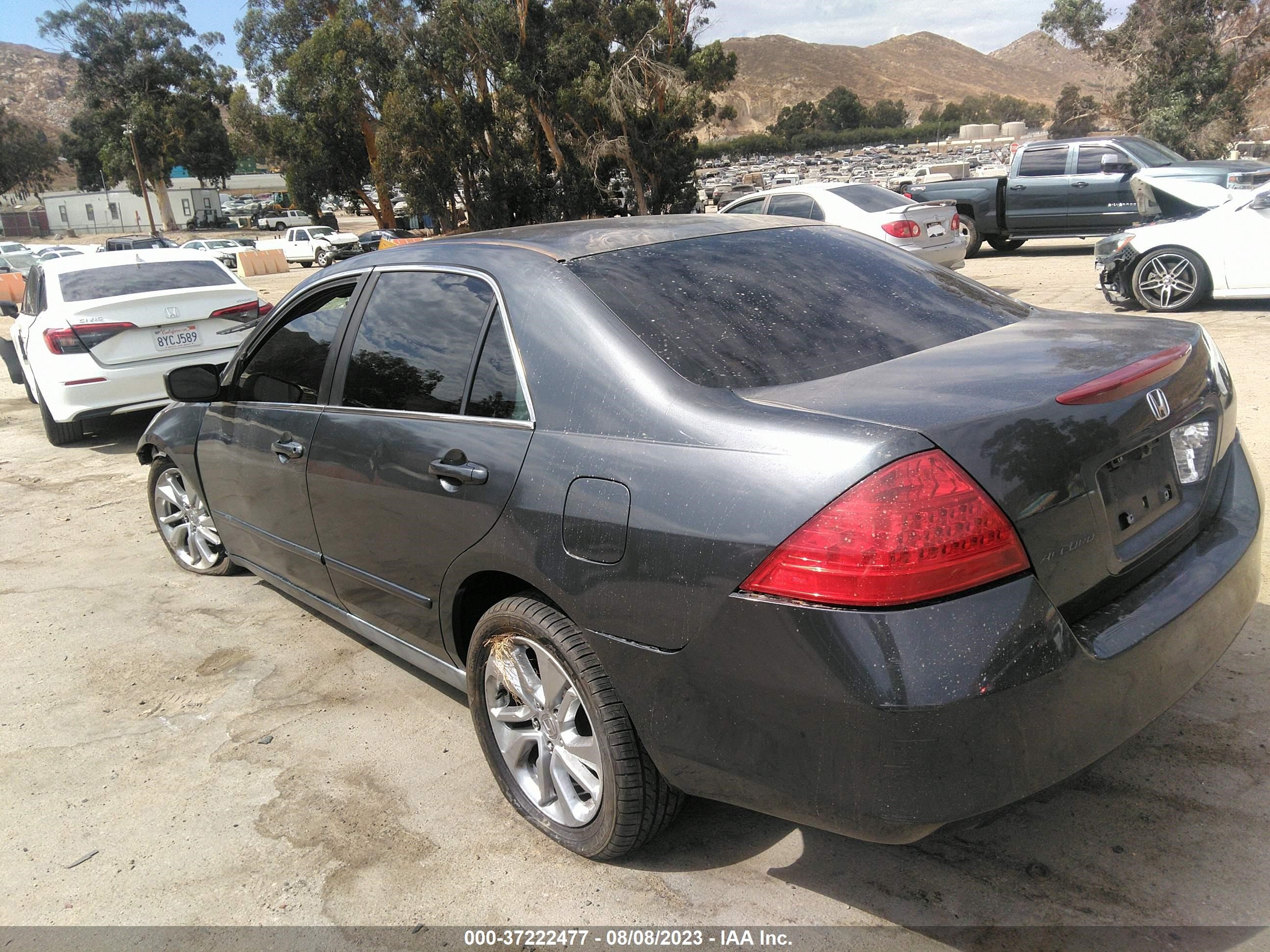 Photo 2 VIN: 1HGCM56447A122827 - HONDA ACCORD 