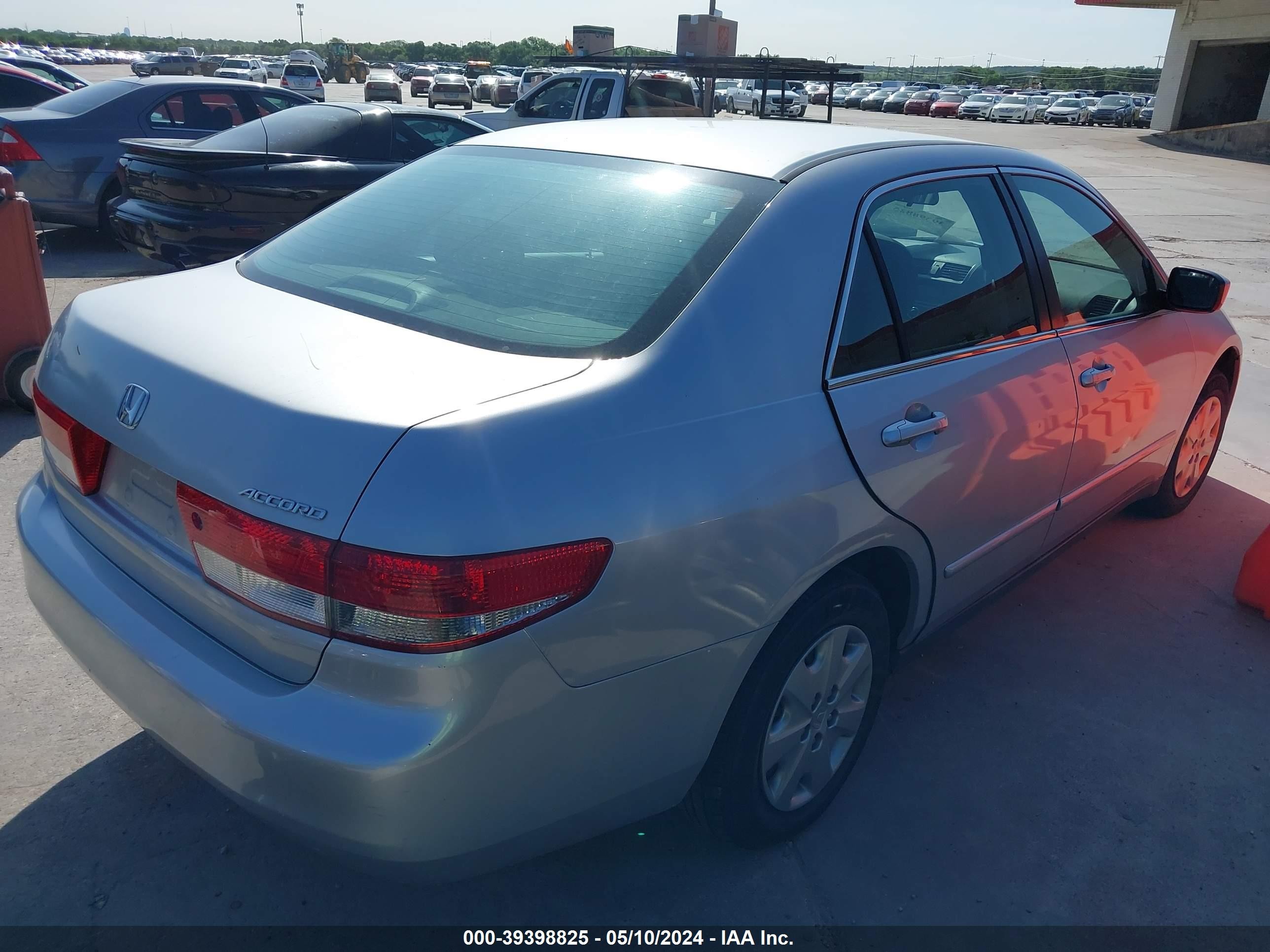 Photo 3 VIN: 1HGCM56454A065601 - HONDA ACCORD 