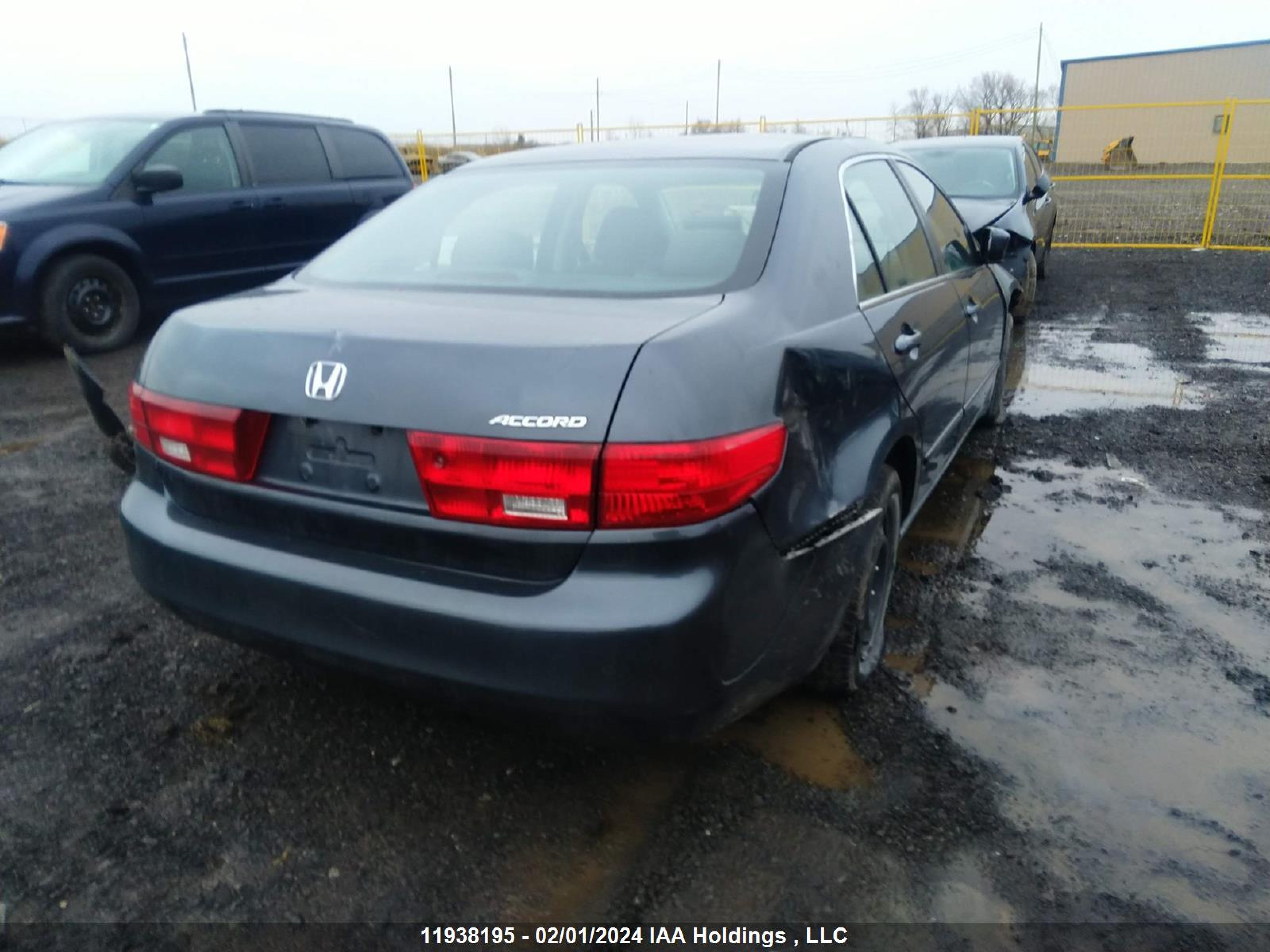 Photo 3 VIN: 1HGCM56455A804189 - HONDA ACCORD 