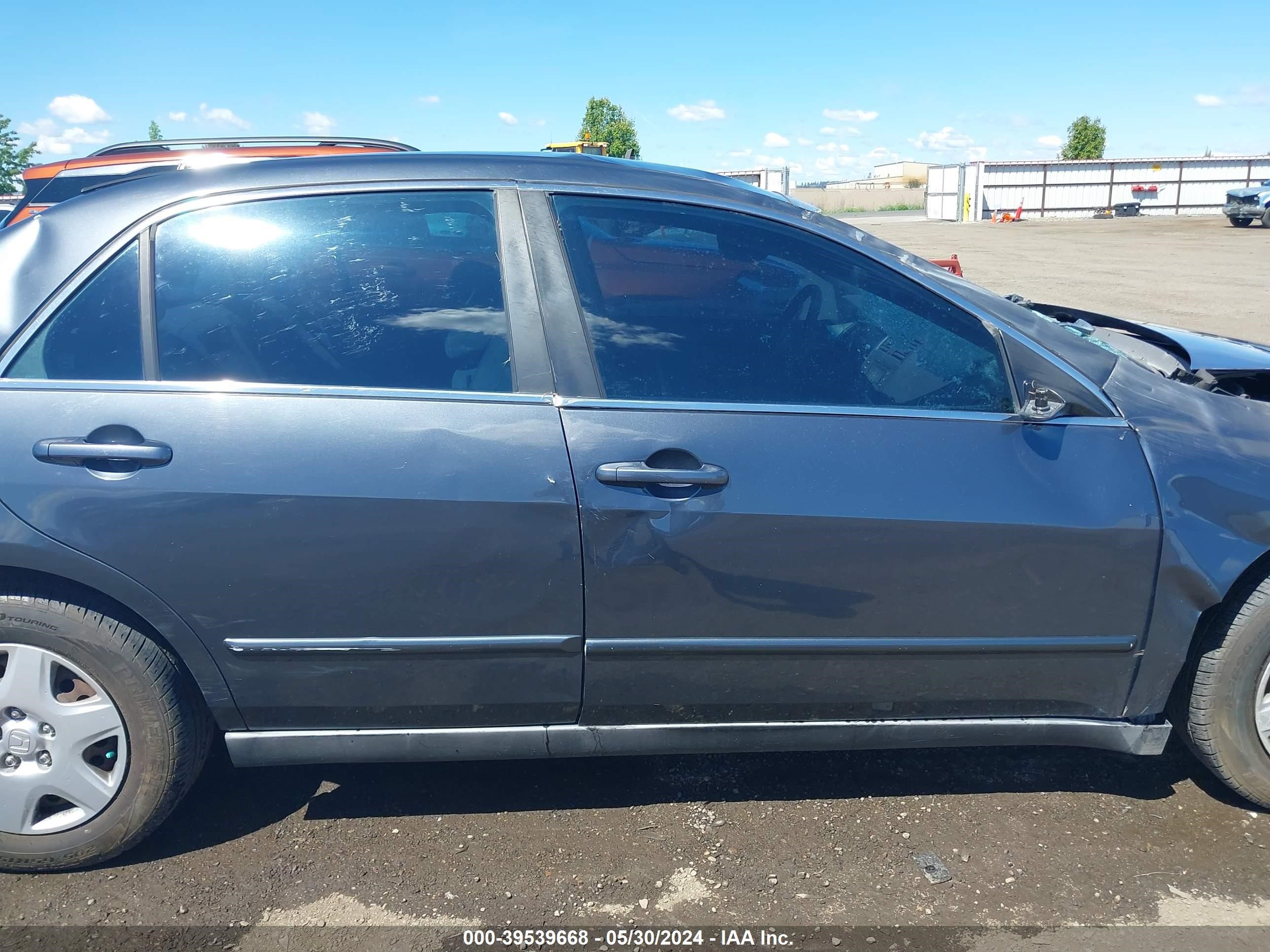 Photo 13 VIN: 1HGCM56456A172666 - HONDA ACCORD 