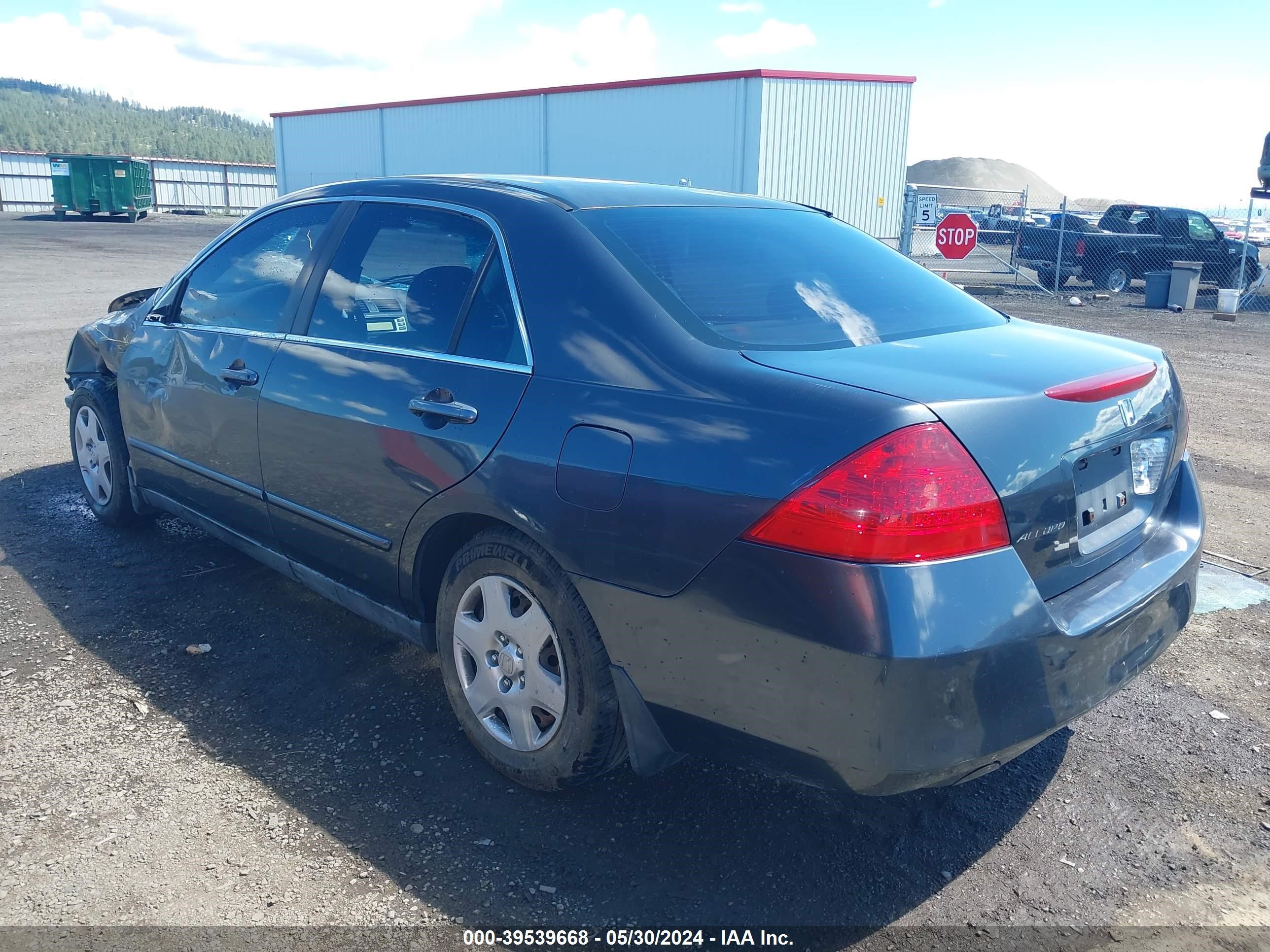 Photo 2 VIN: 1HGCM56456A172666 - HONDA ACCORD 