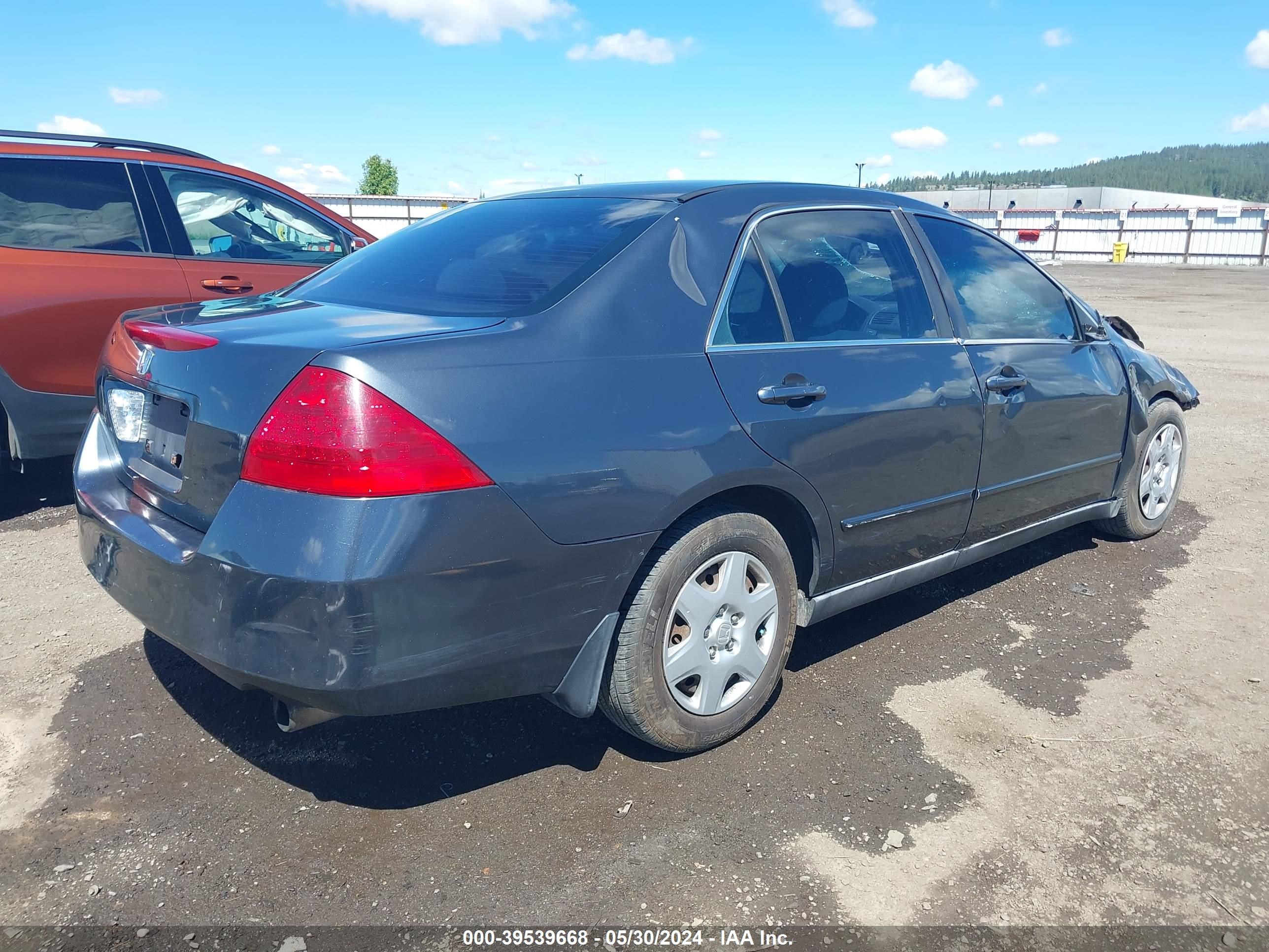 Photo 3 VIN: 1HGCM56456A172666 - HONDA ACCORD 