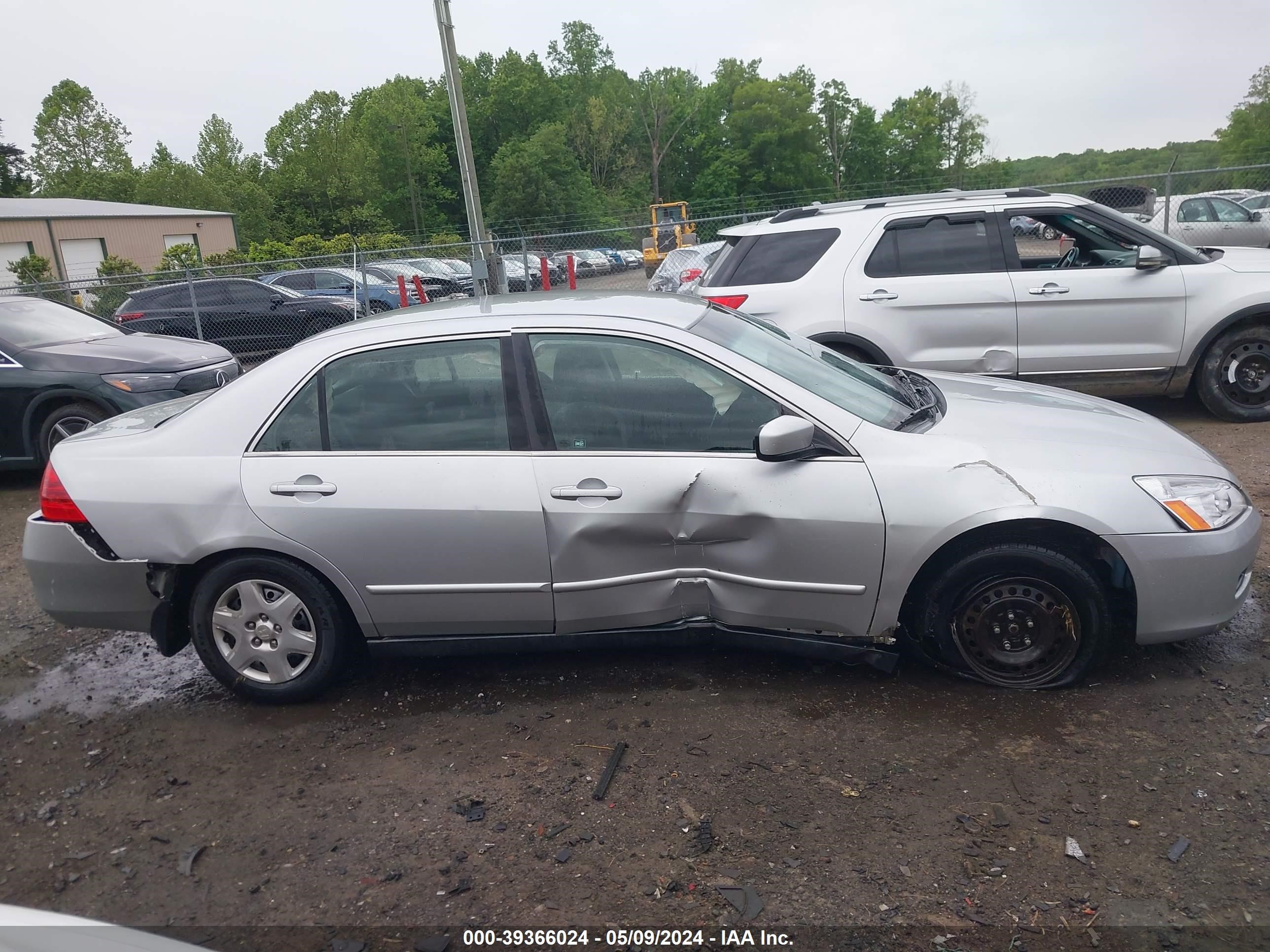 Photo 5 VIN: 1HGCM56457A012983 - HONDA ACCORD 