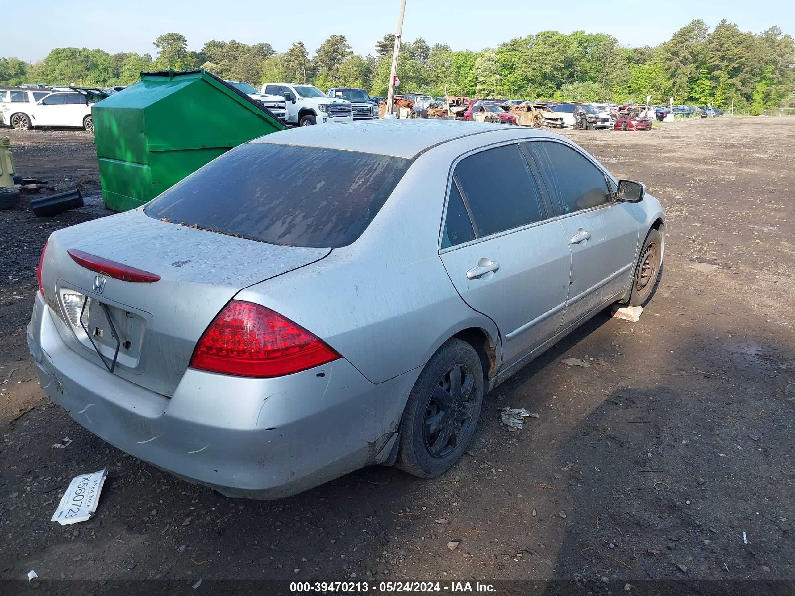 Photo 3 VIN: 1HGCM56457A101193 - HONDA ACCORD 