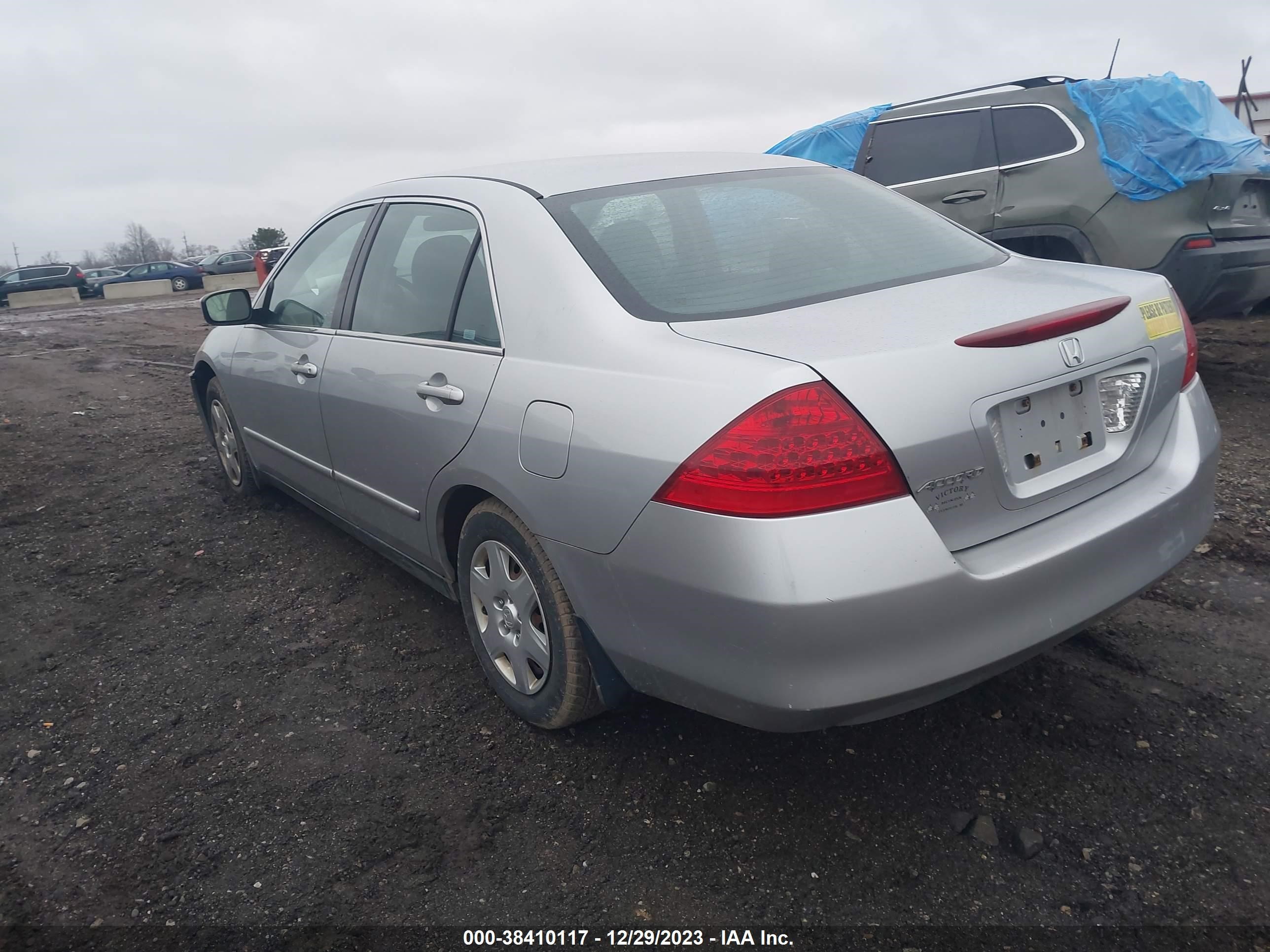 Photo 2 VIN: 1HGCM56457A166996 - HONDA ACCORD 