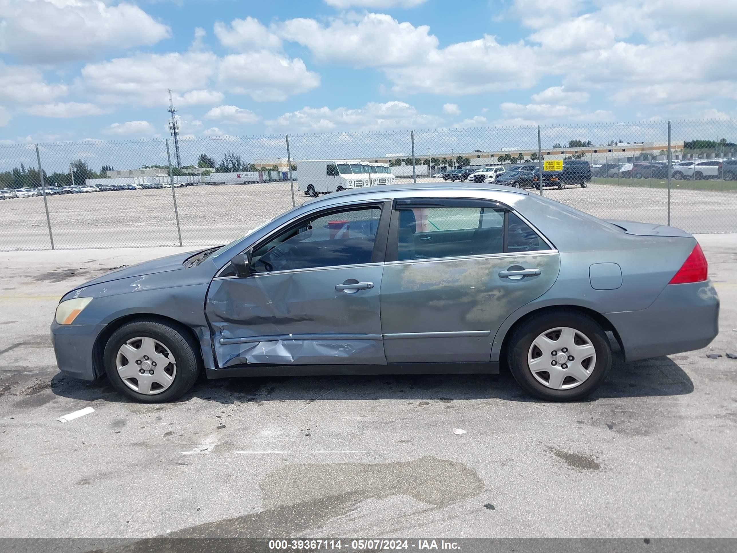 Photo 13 VIN: 1HGCM56457A200970 - HONDA ACCORD 