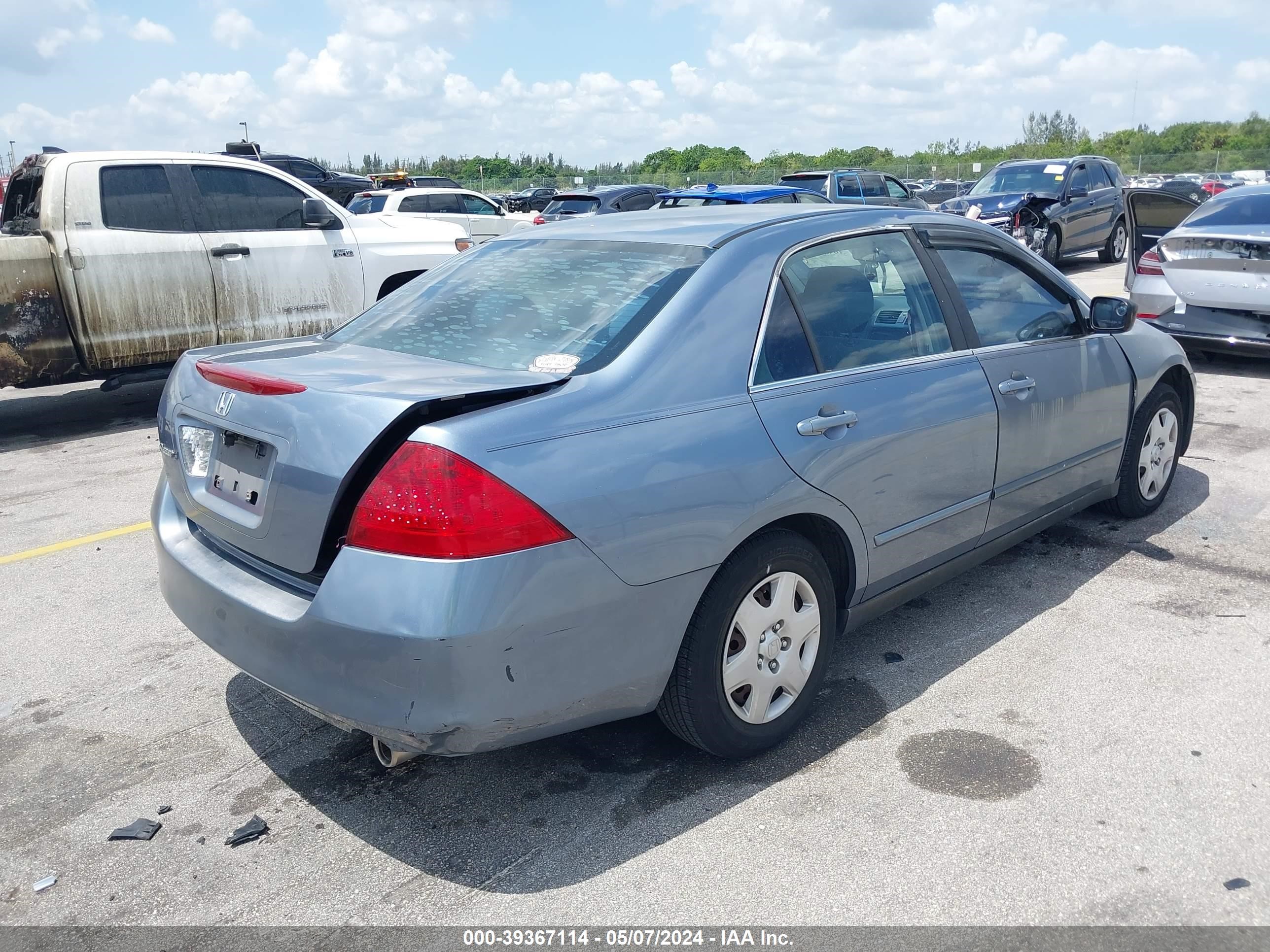 Photo 3 VIN: 1HGCM56457A200970 - HONDA ACCORD 