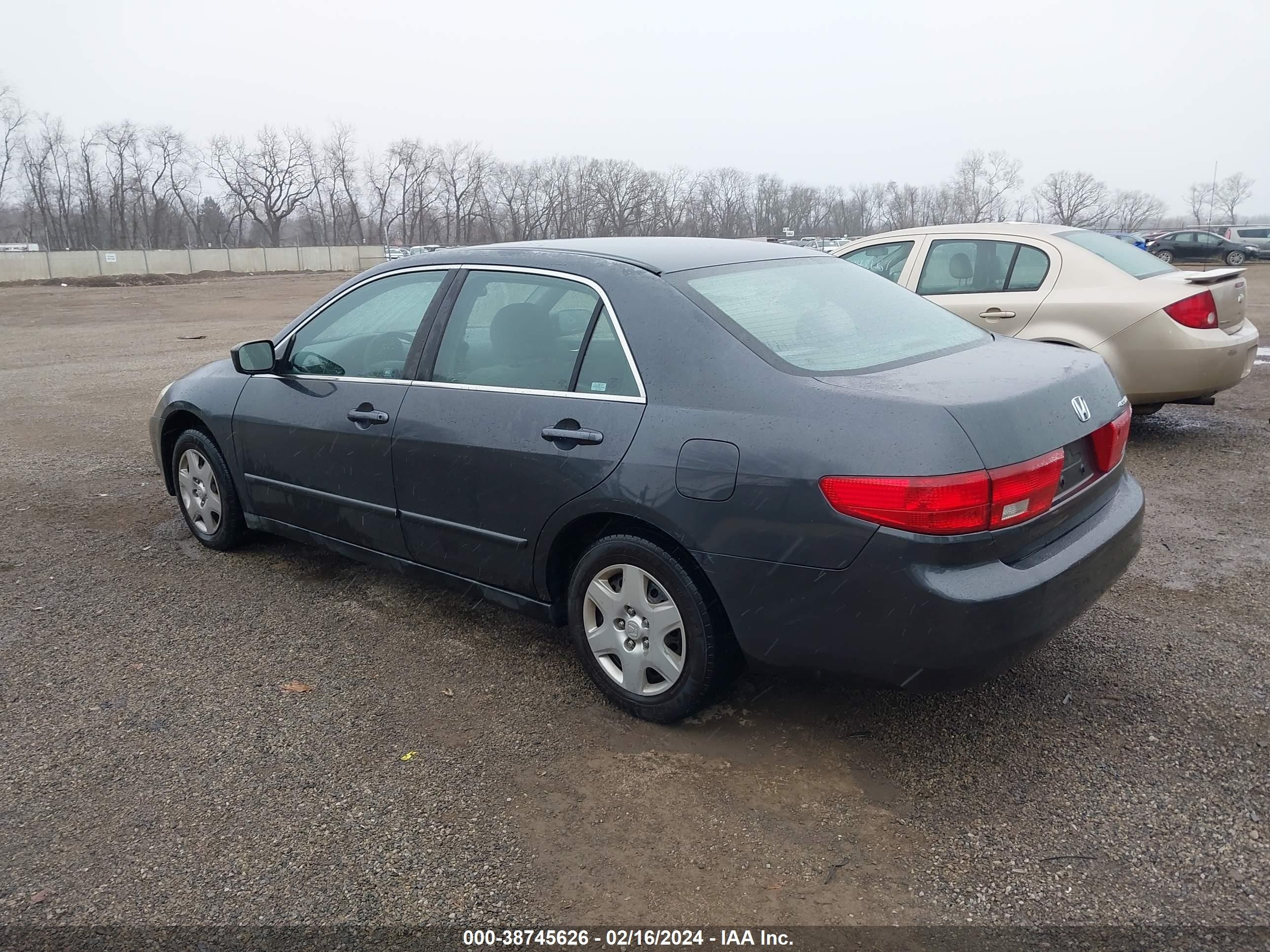 Photo 2 VIN: 1HGCM56465A000824 - HONDA ACCORD 