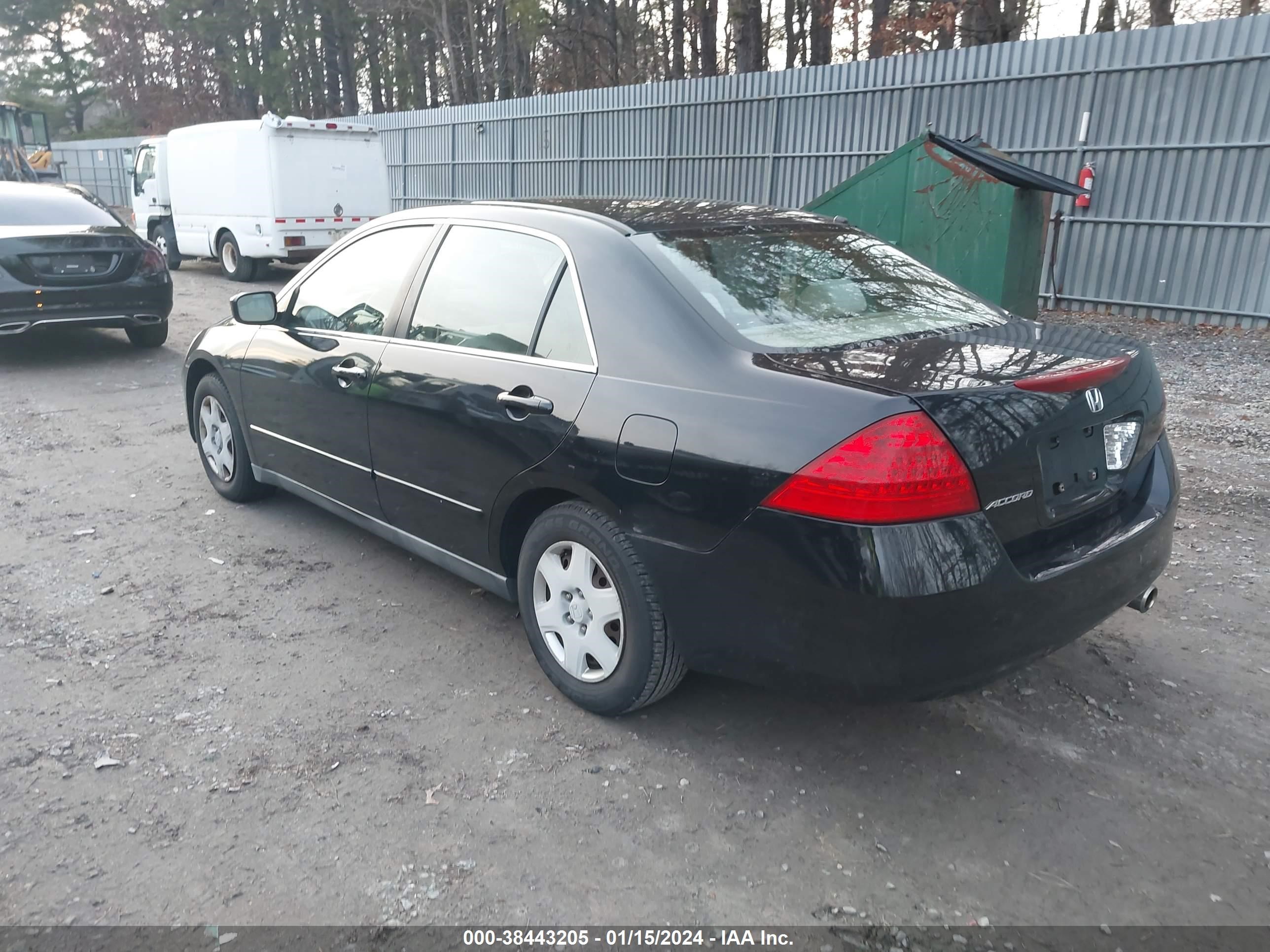 Photo 2 VIN: 1HGCM56466A093488 - HONDA ACCORD 