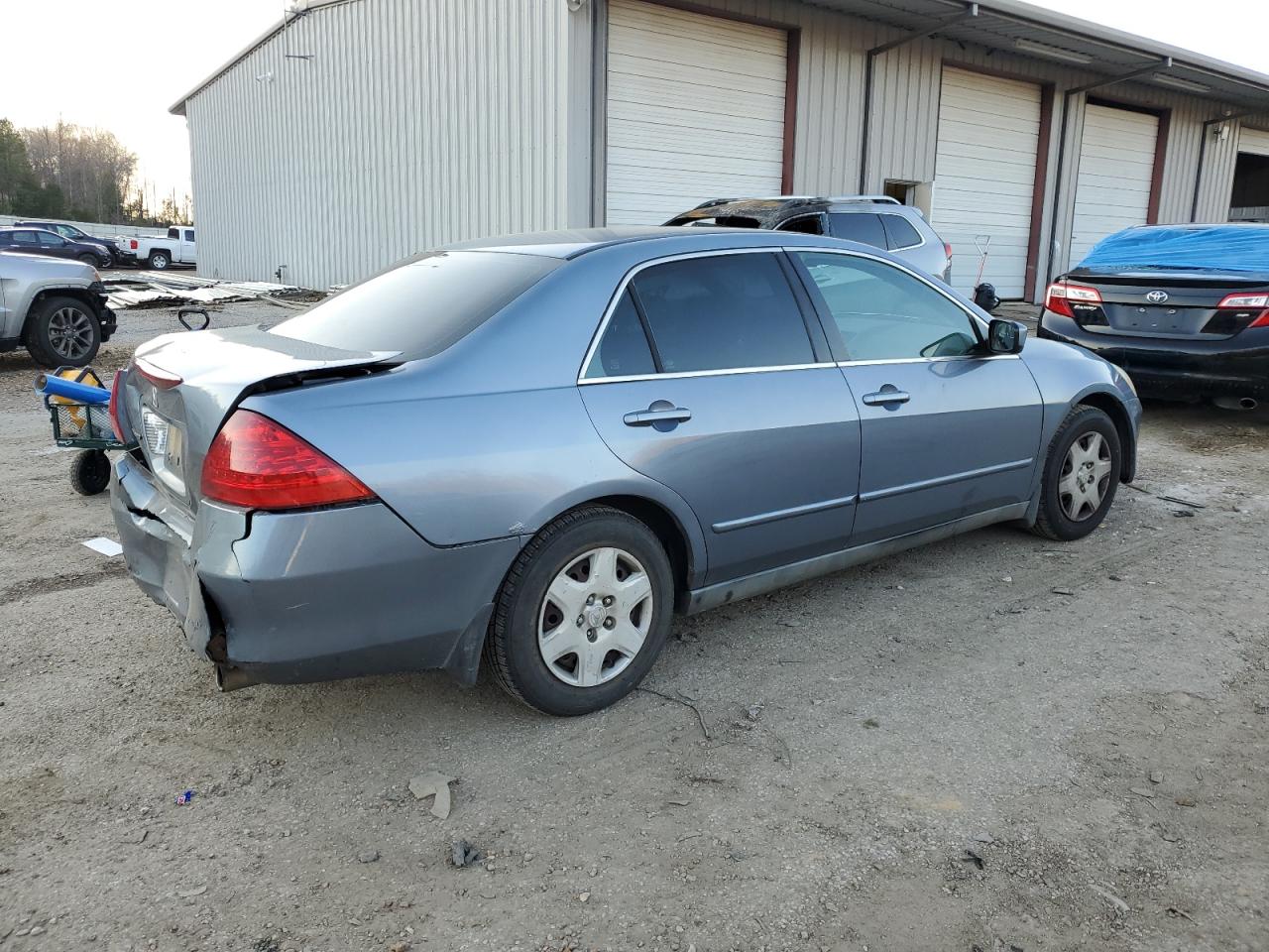 Photo 2 VIN: 1HGCM56467A085957 - HONDA ACCORD 