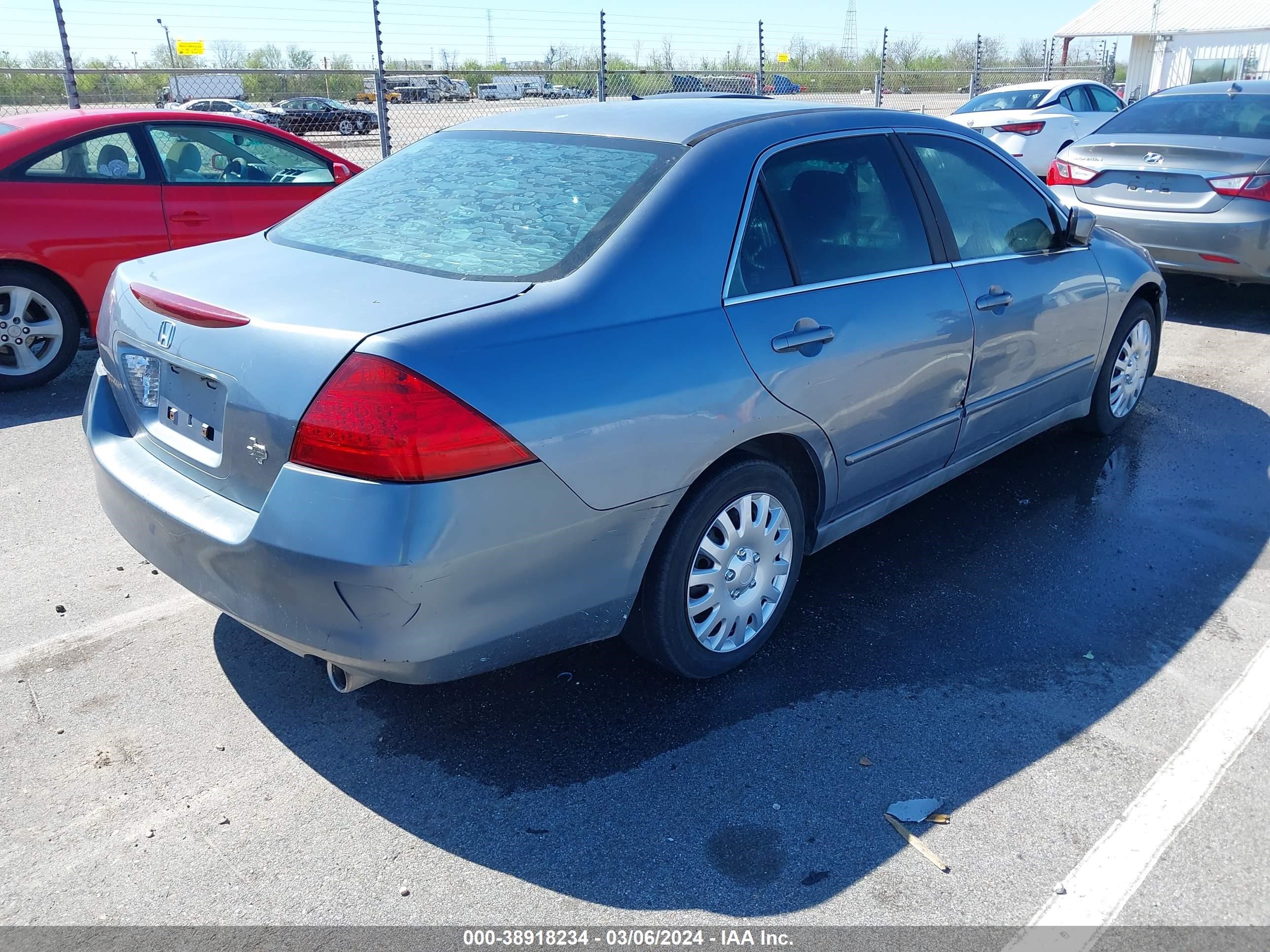 Photo 3 VIN: 1HGCM56467A088129 - HONDA ACCORD 