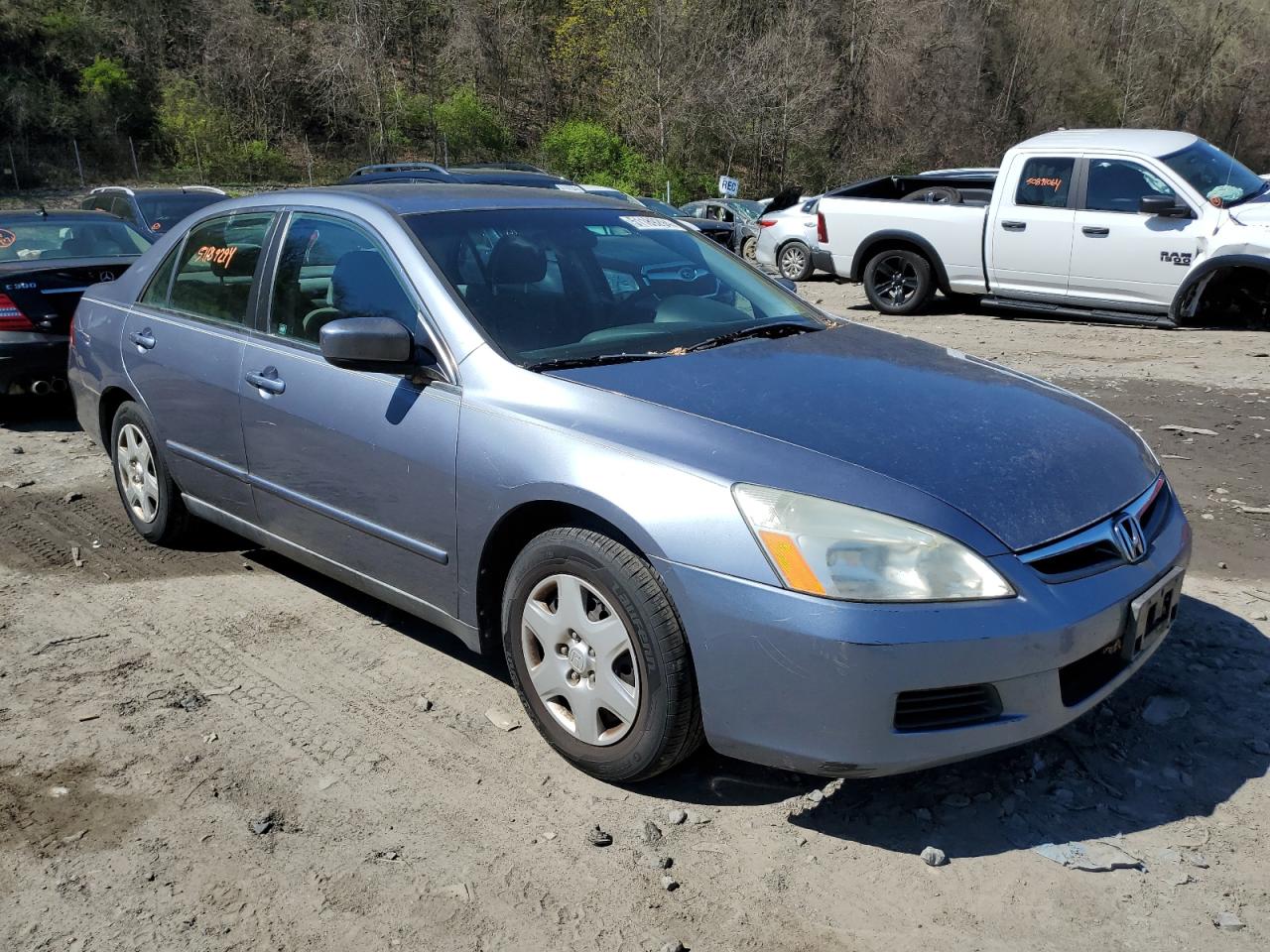 Photo 3 VIN: 1HGCM56467A104989 - HONDA ACCORD 