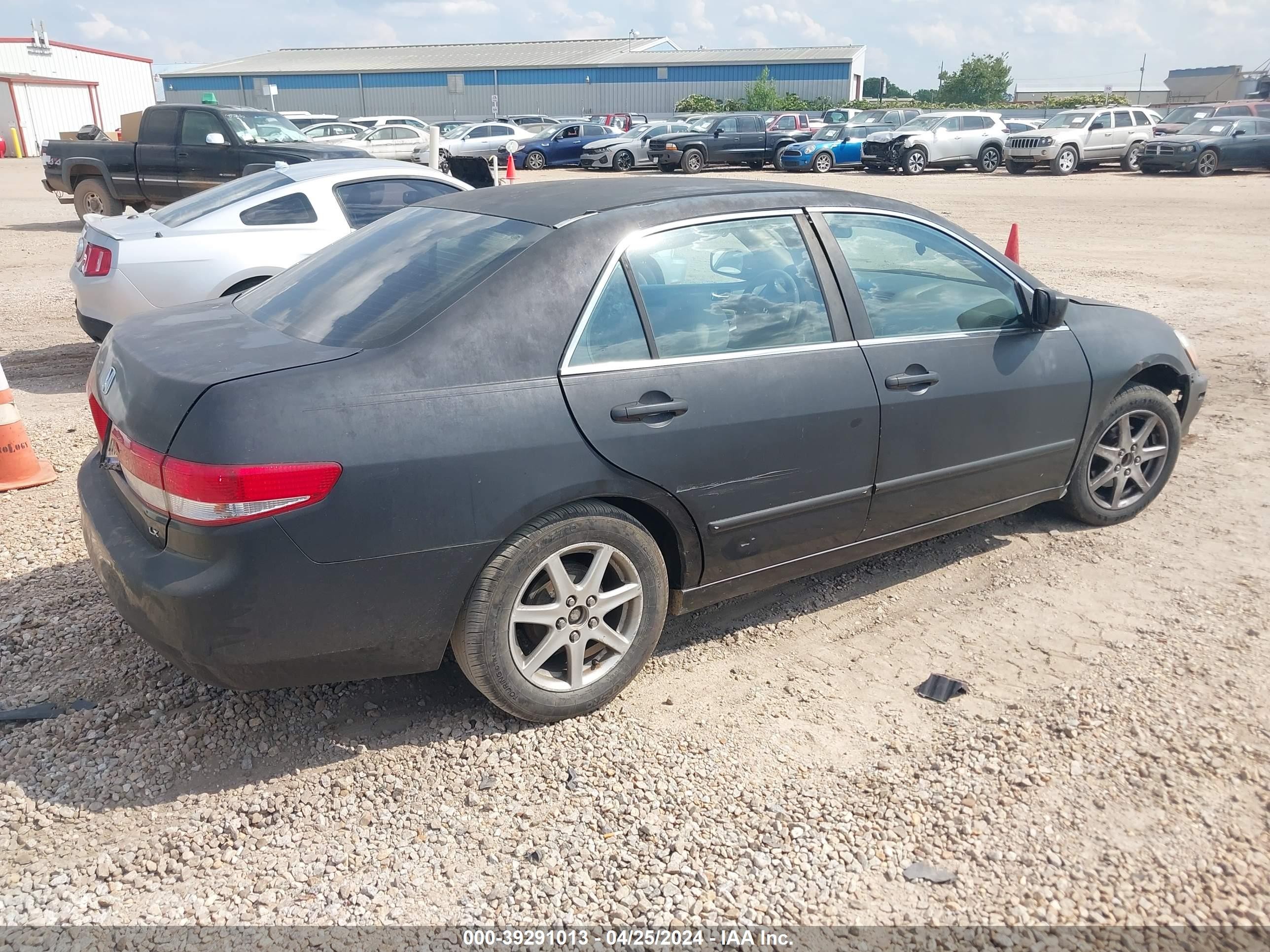 Photo 3 VIN: 1HGCM56474A108822 - HONDA ACCORD 