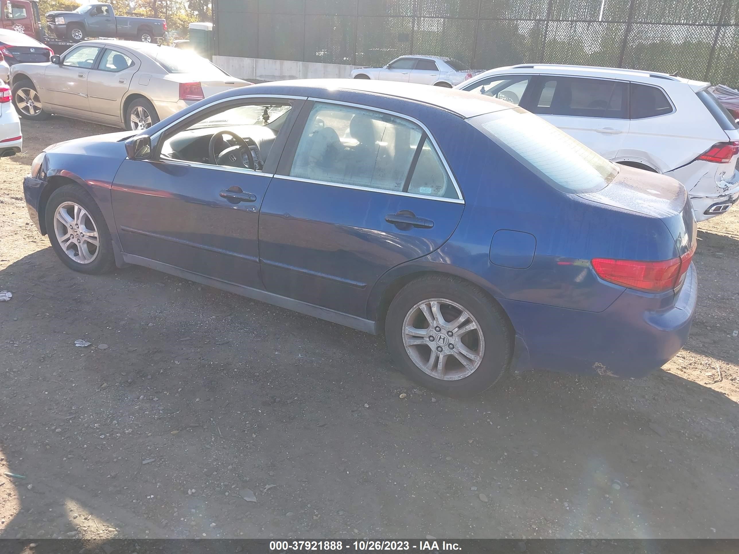 Photo 2 VIN: 1HGCM56475A107641 - HONDA ACCORD 