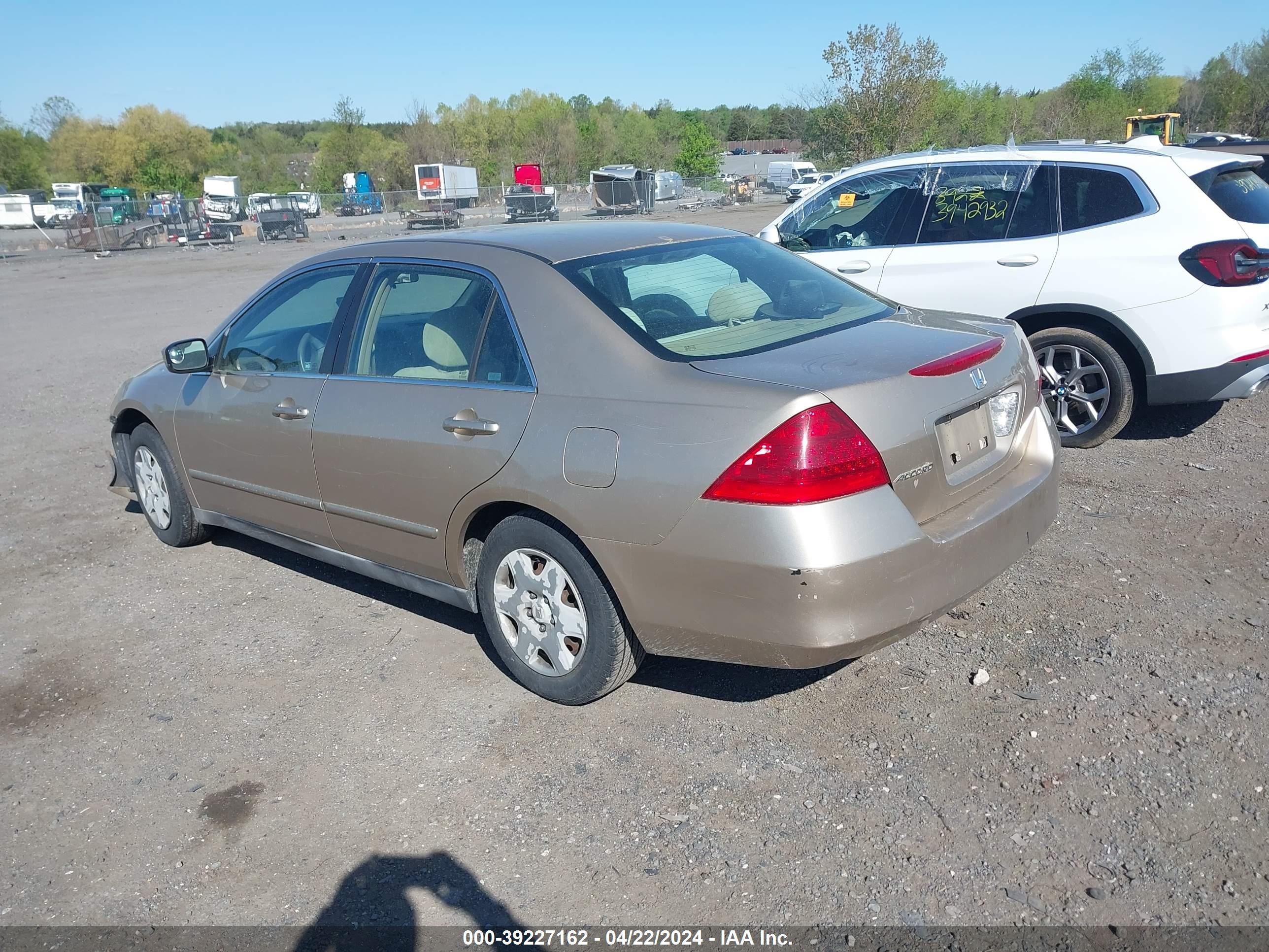 Photo 2 VIN: 1HGCM56476A002034 - HONDA ACCORD 