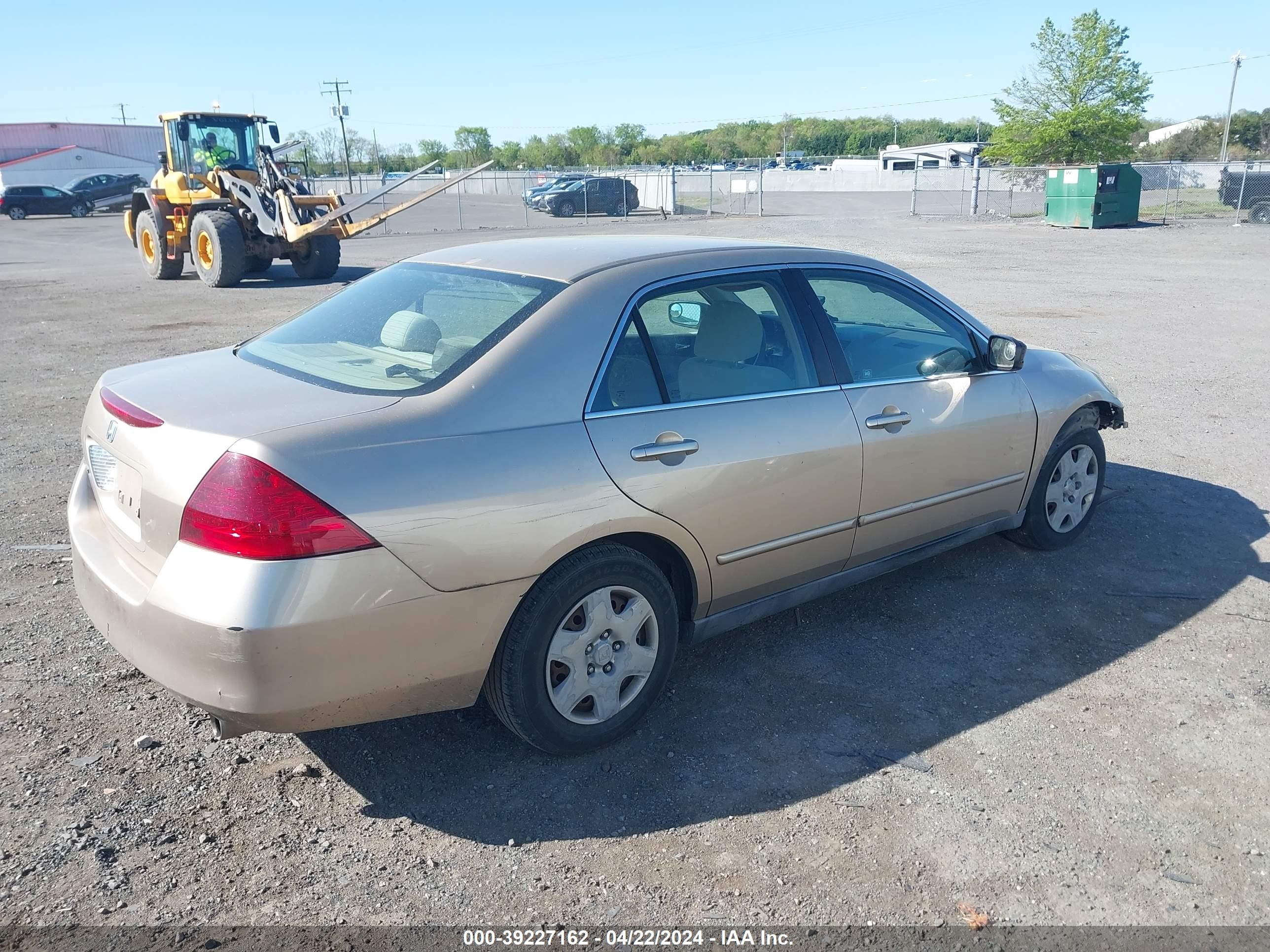 Photo 3 VIN: 1HGCM56476A002034 - HONDA ACCORD 