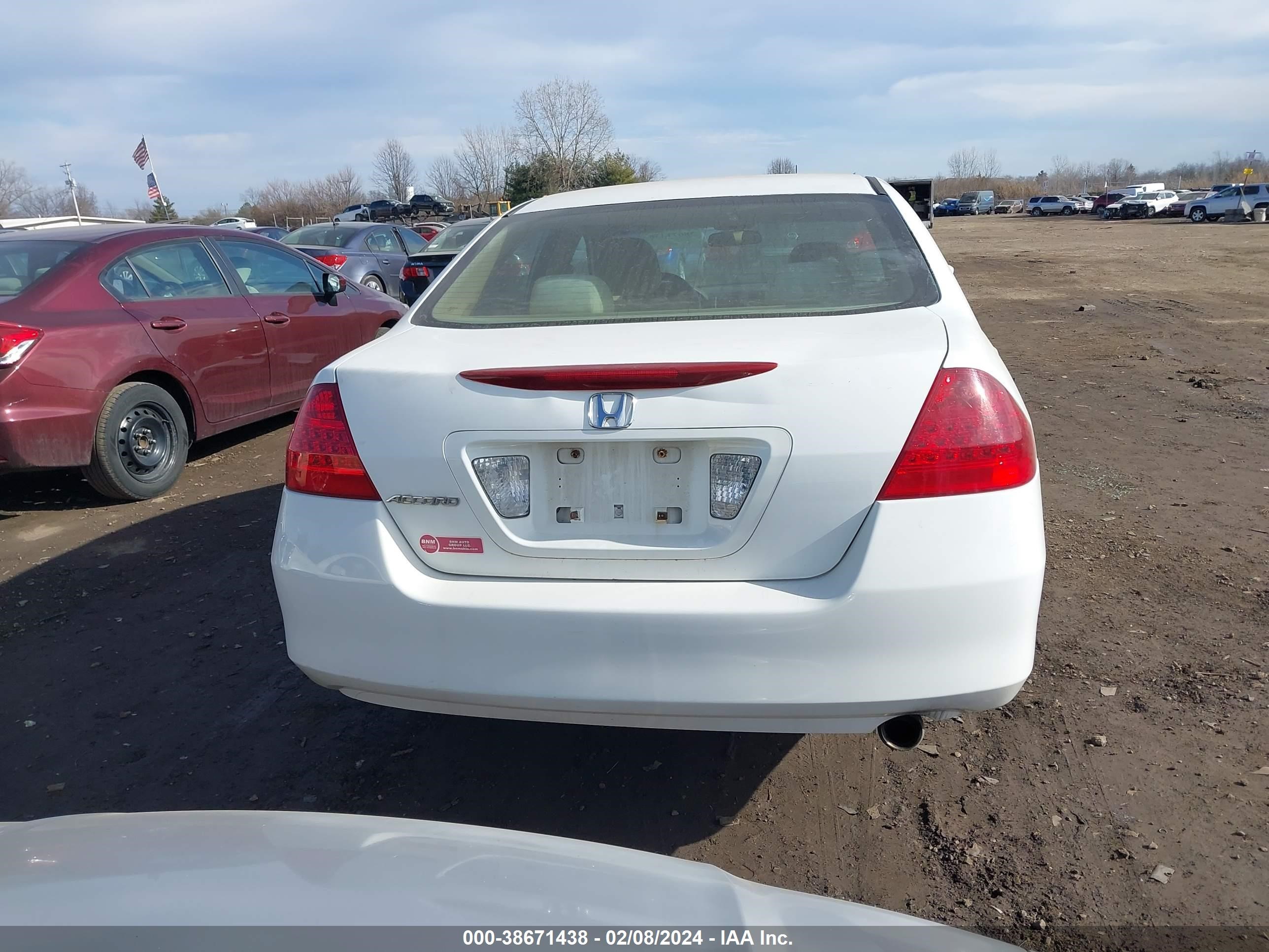 Photo 16 VIN: 1HGCM56476A175049 - HONDA ACCORD 