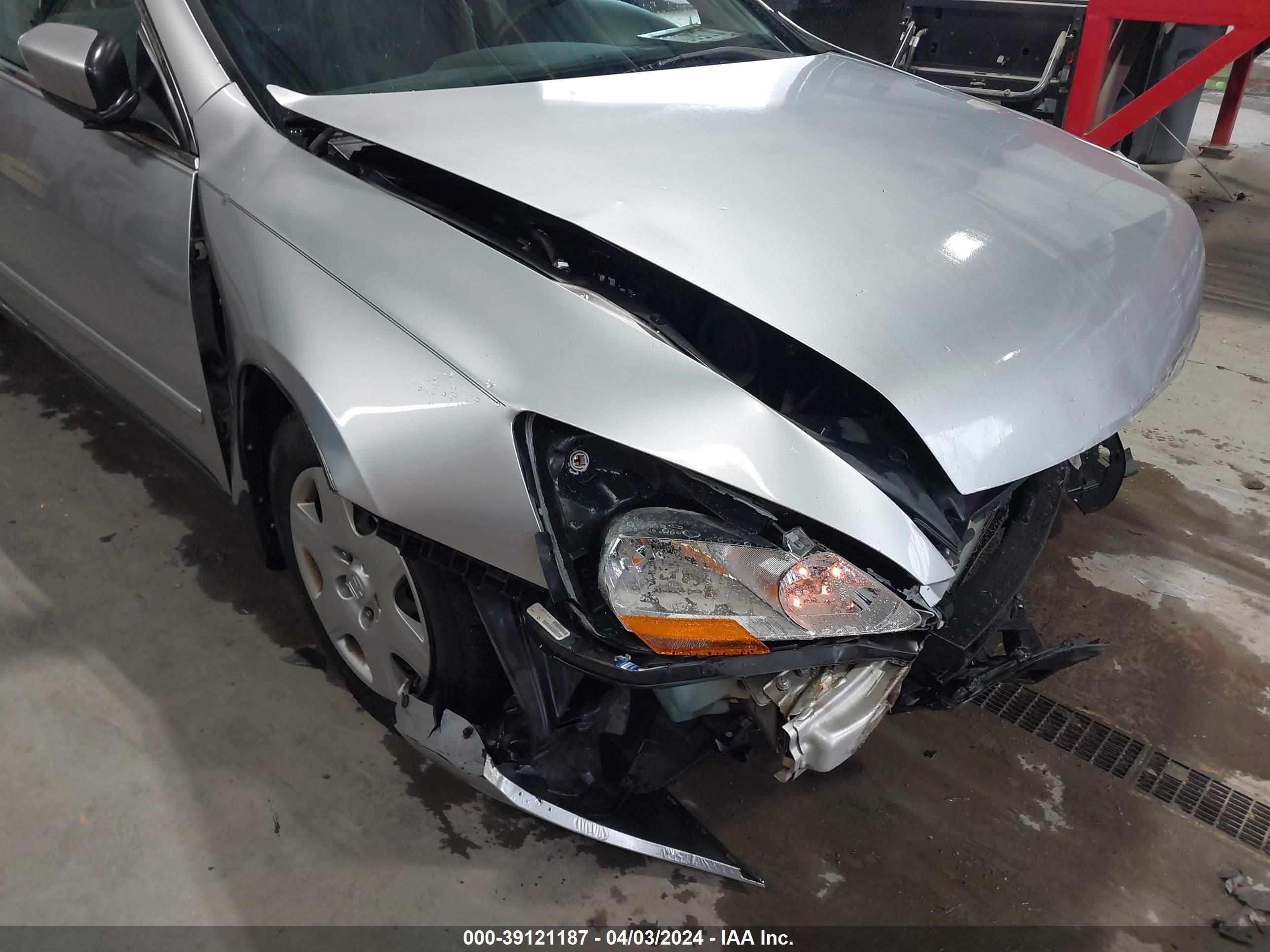 Photo 17 VIN: 1HGCM56477A013486 - HONDA ACCORD 