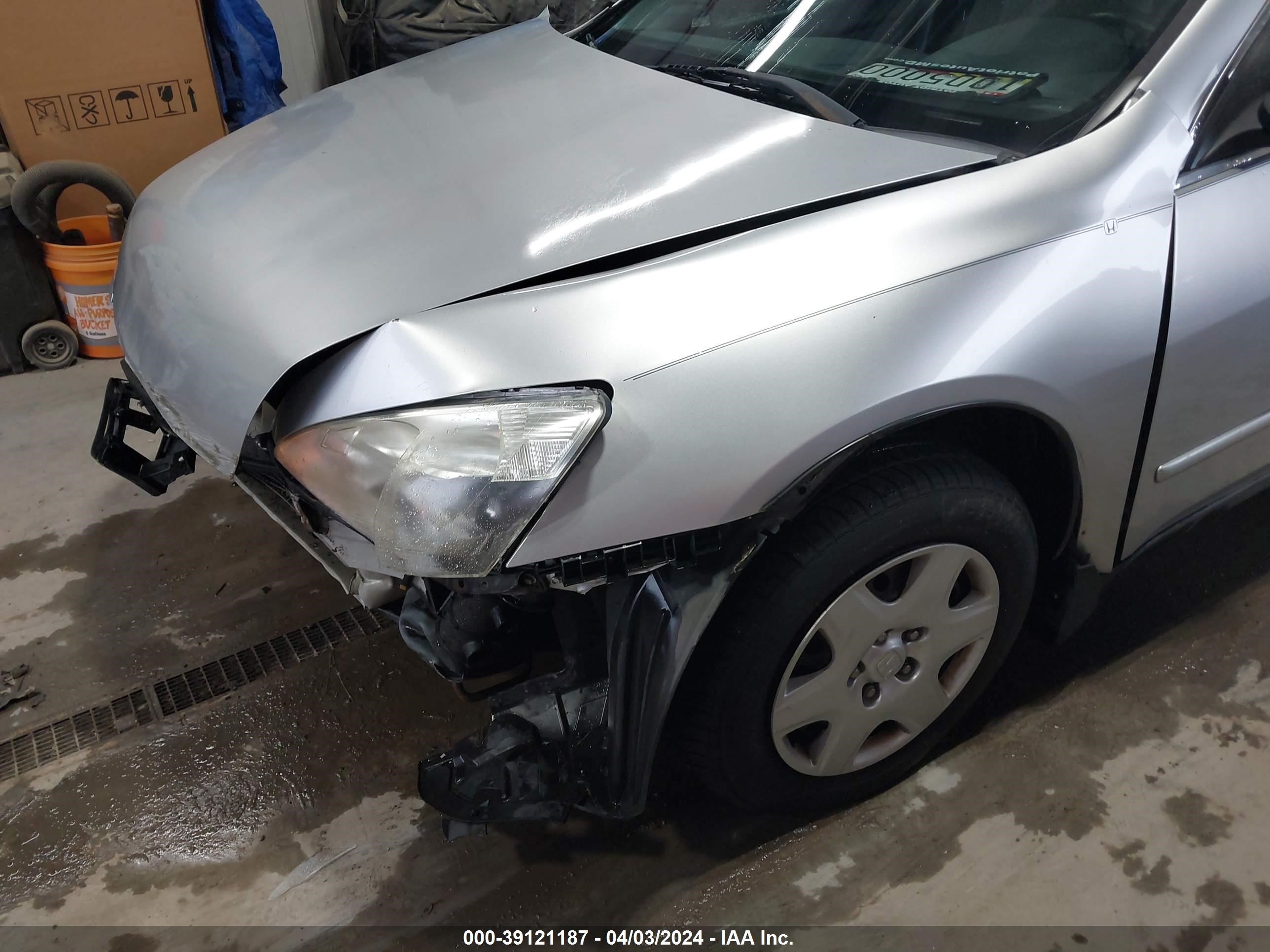 Photo 18 VIN: 1HGCM56477A013486 - HONDA ACCORD 