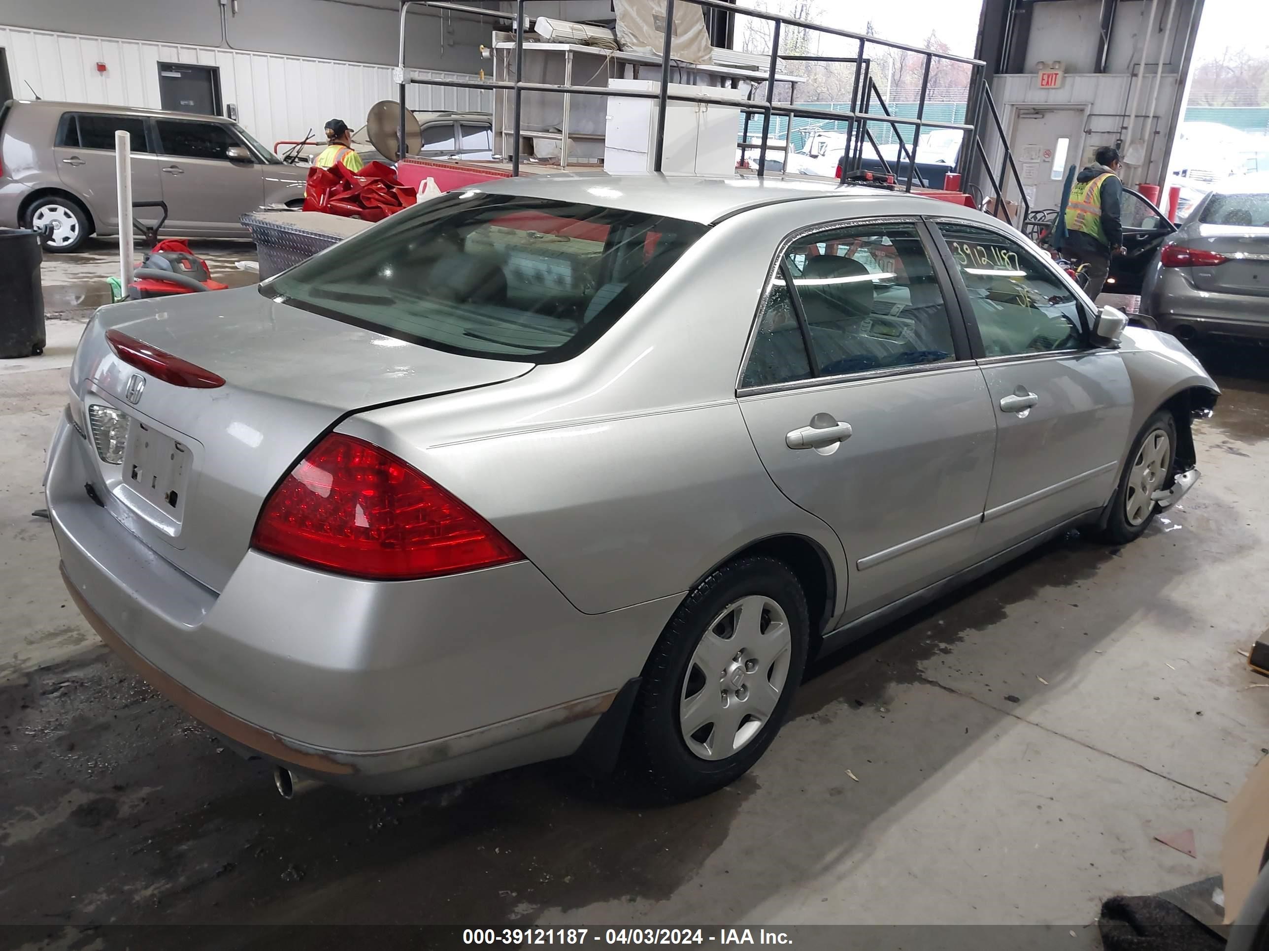 Photo 3 VIN: 1HGCM56477A013486 - HONDA ACCORD 