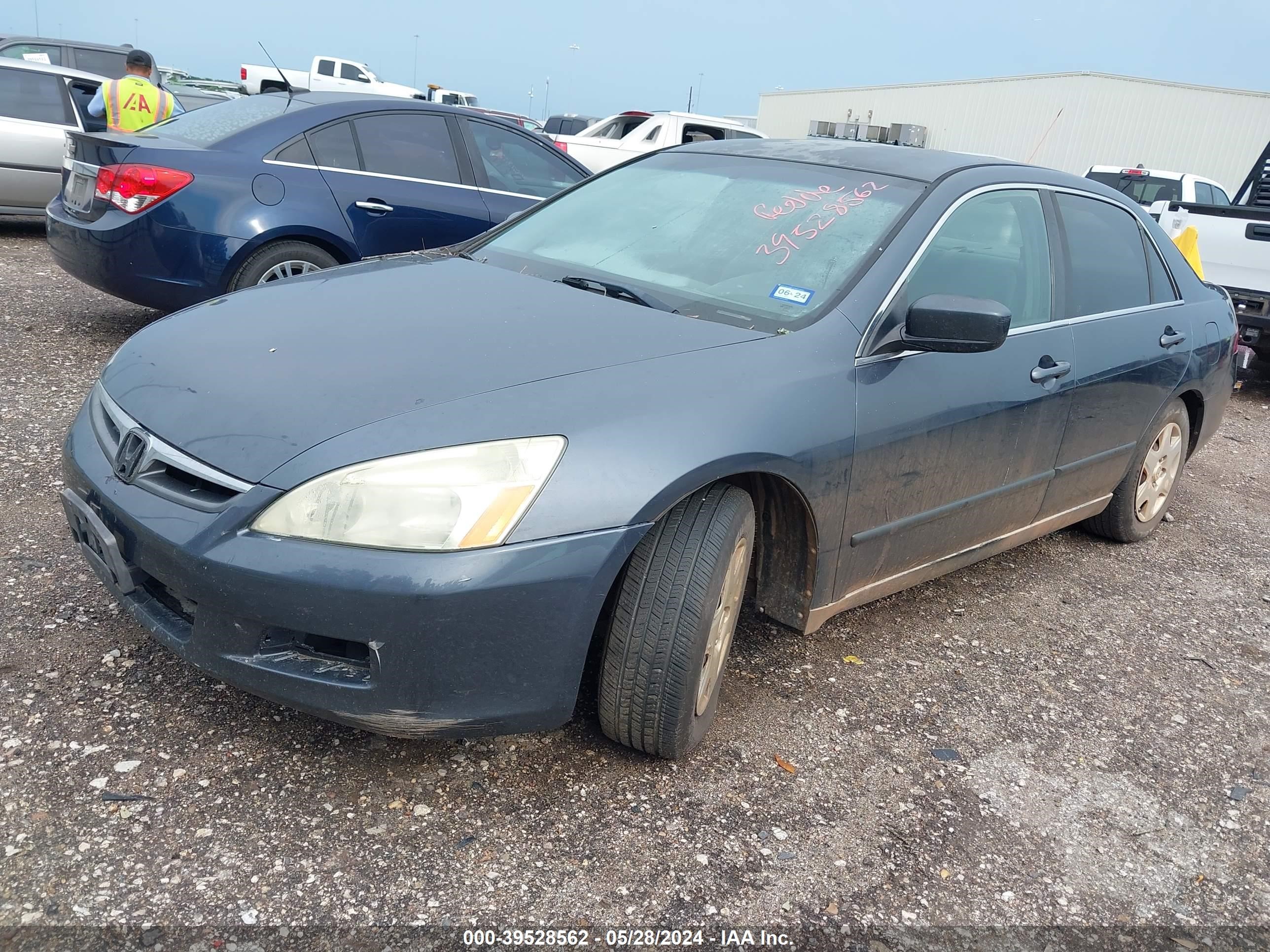 Photo 1 VIN: 1HGCM56477A103110 - HONDA ACCORD 