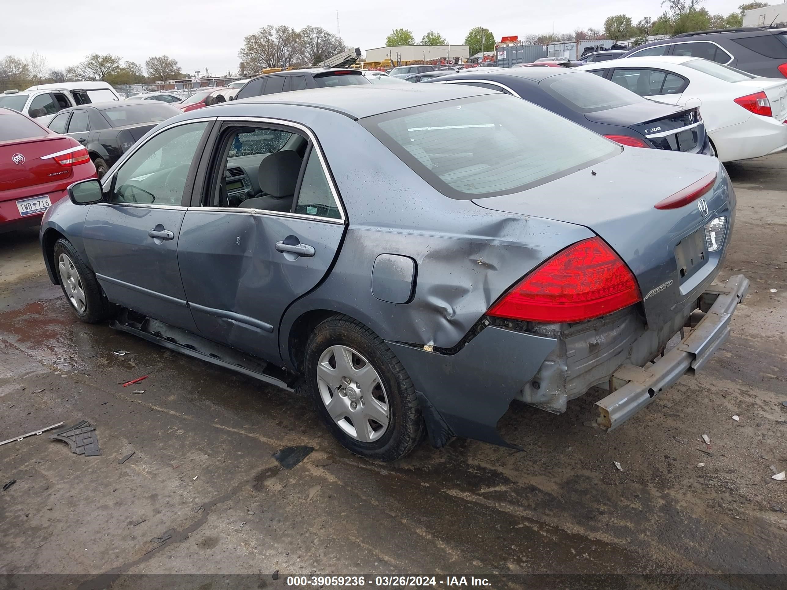 Photo 2 VIN: 1HGCM56477A107738 - HONDA ACCORD 