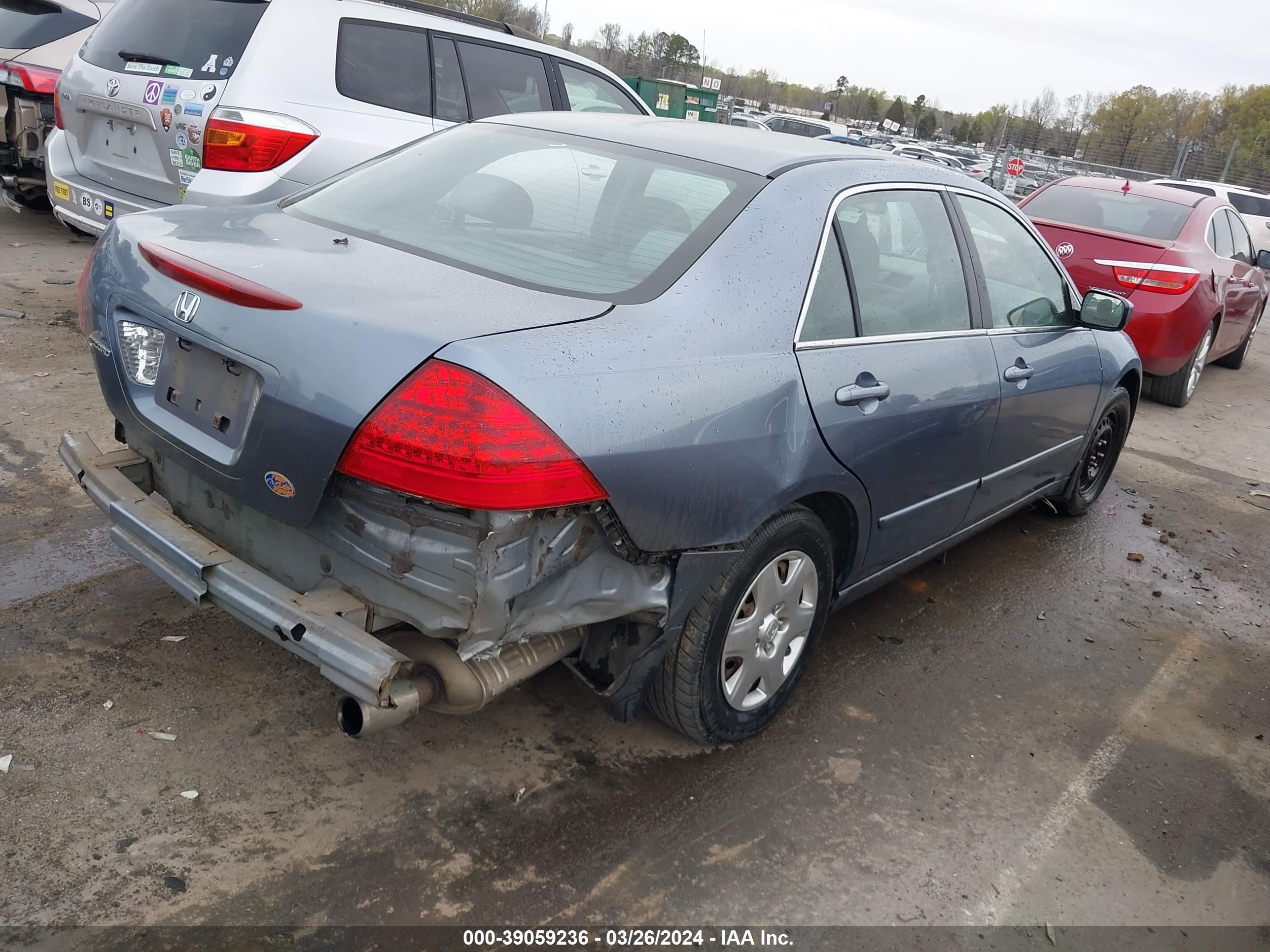 Photo 3 VIN: 1HGCM56477A107738 - HONDA ACCORD 