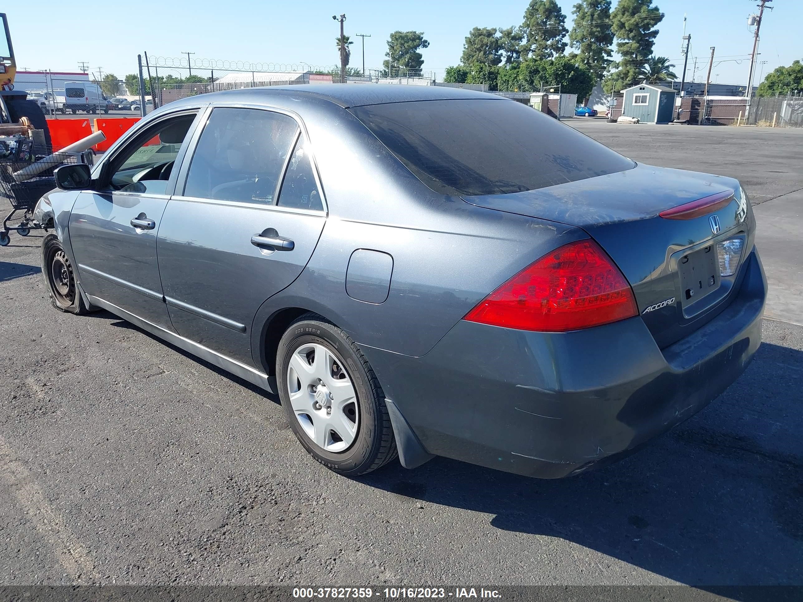 Photo 2 VIN: 1HGCM56477A222081 - HONDA ACCORD 