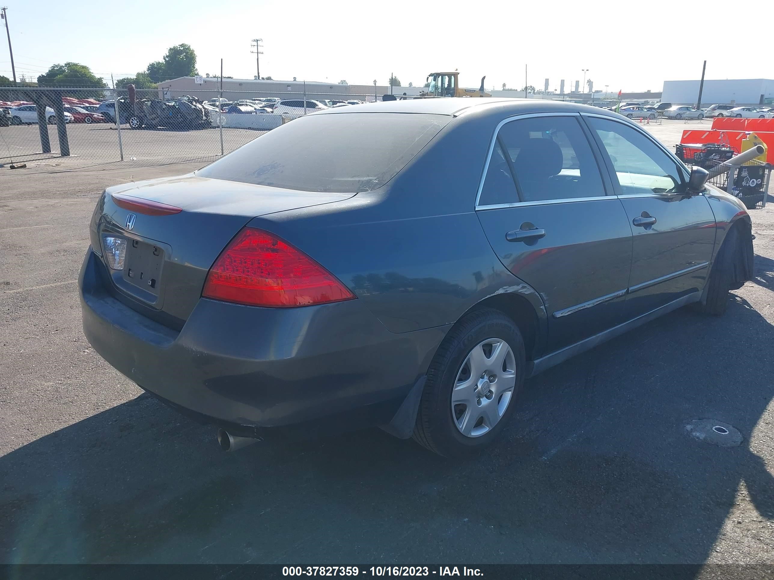 Photo 3 VIN: 1HGCM56477A222081 - HONDA ACCORD 